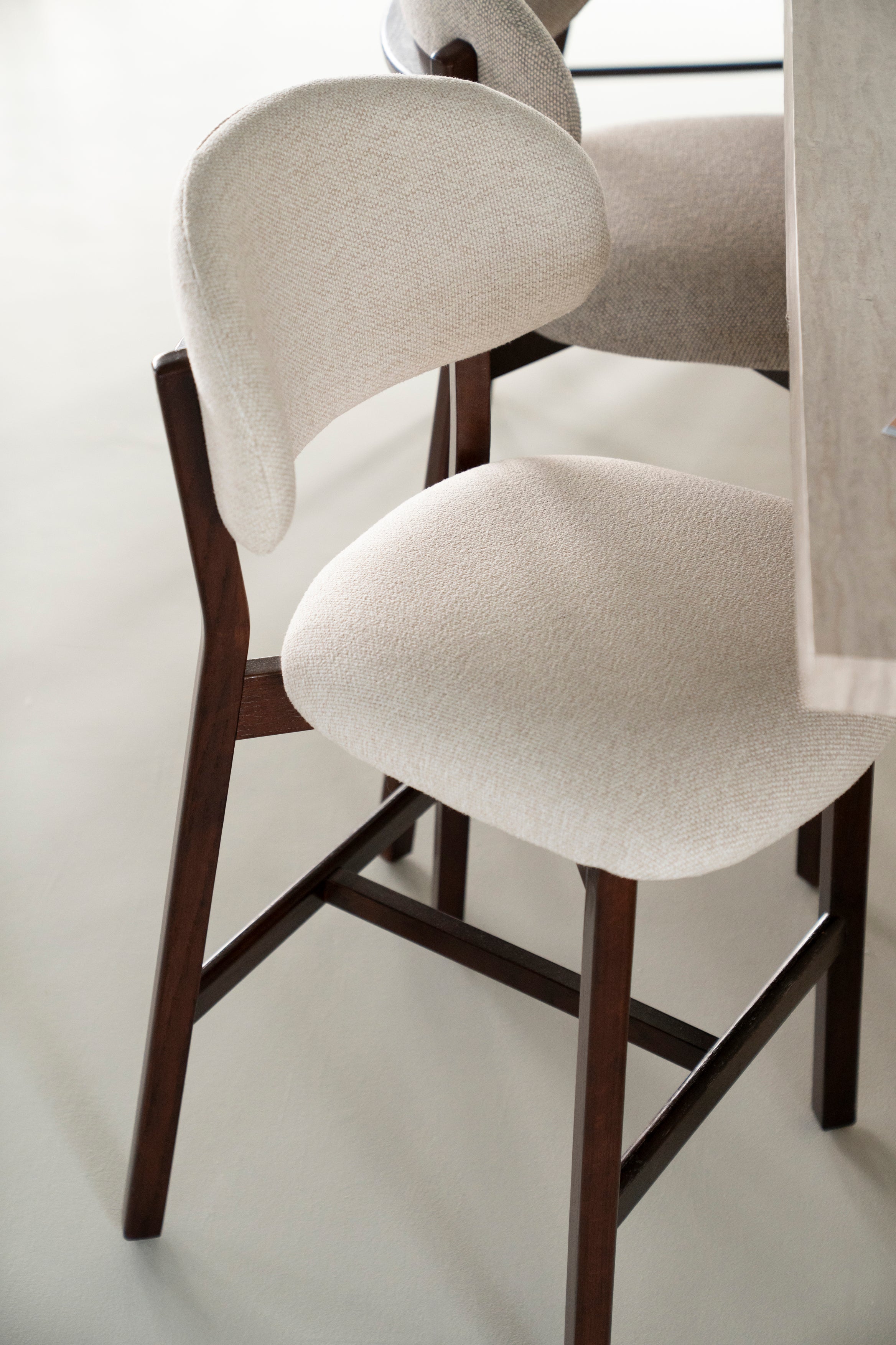 MIKKY Beige Stool with Oak Base