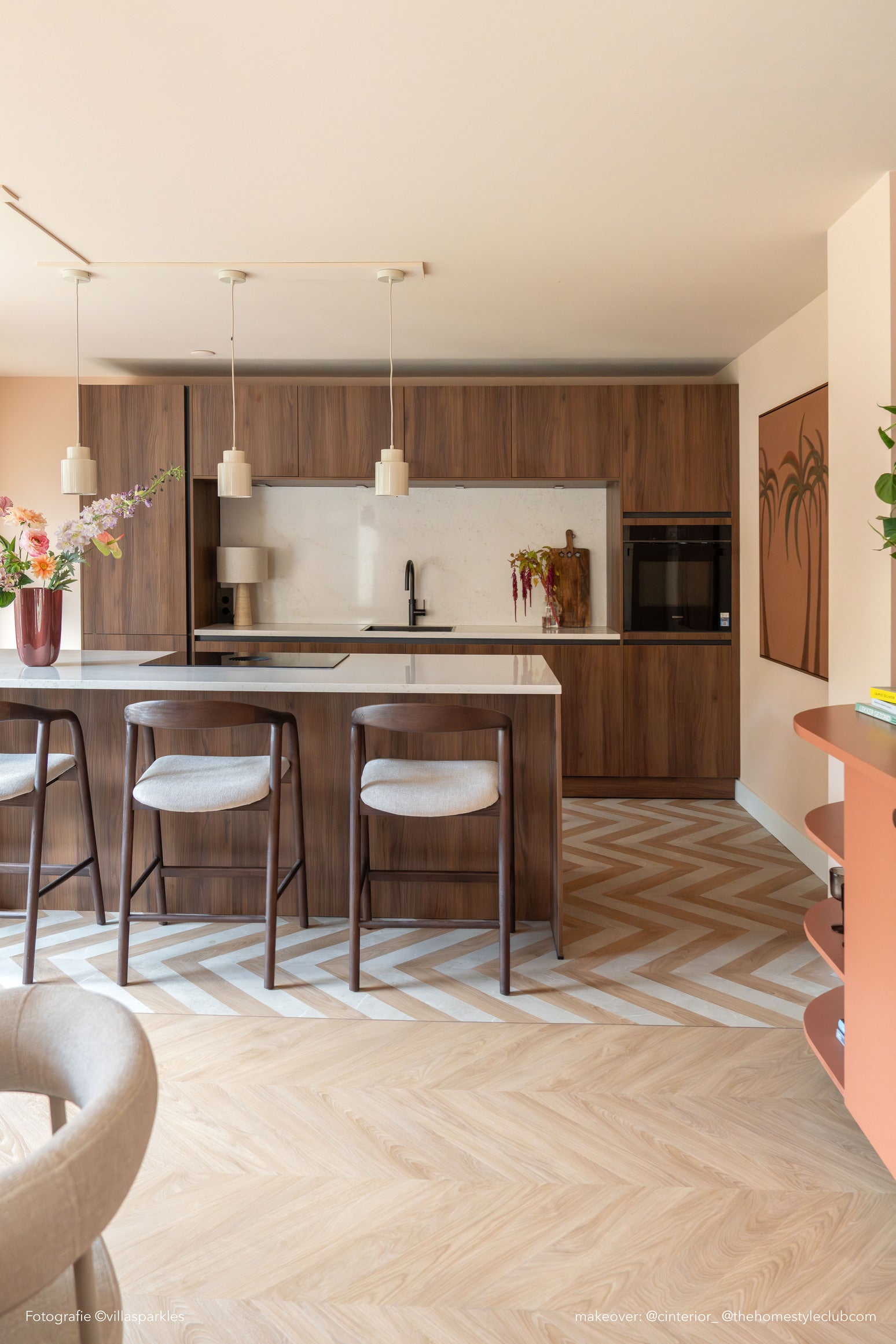 Hocker RAYVEN dunkles Eschenholz