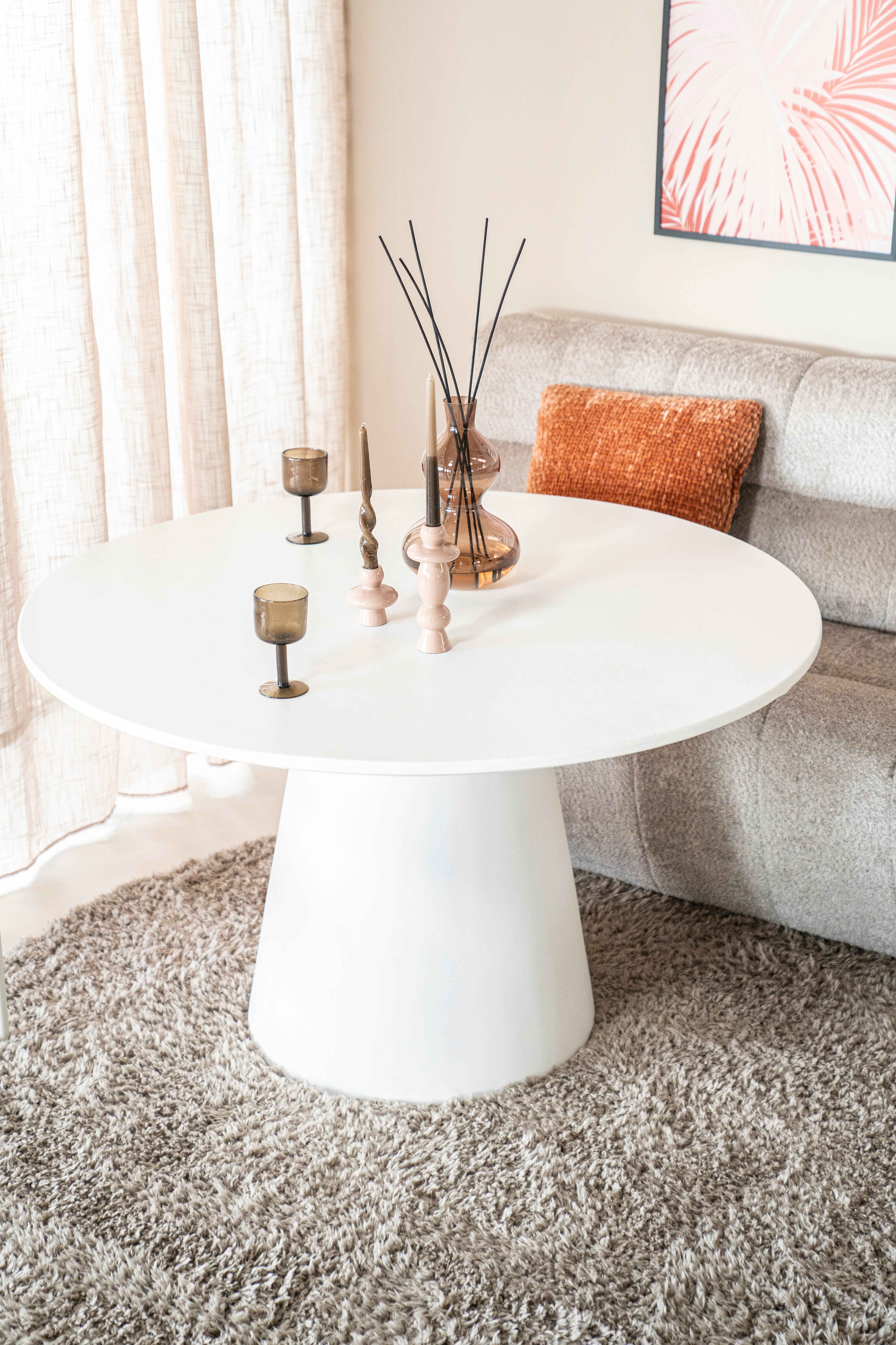 Round Table ELIN White