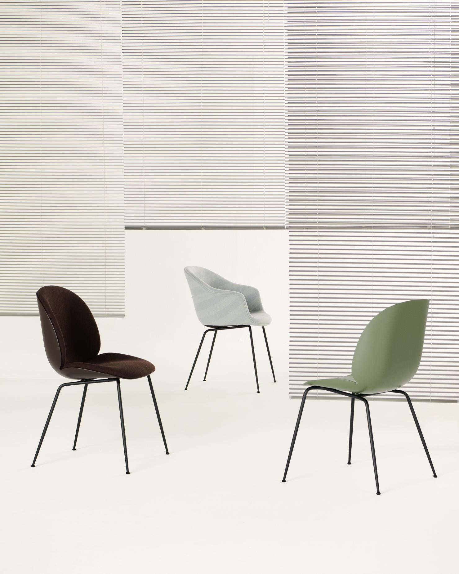 BAT Chair white with chrome base