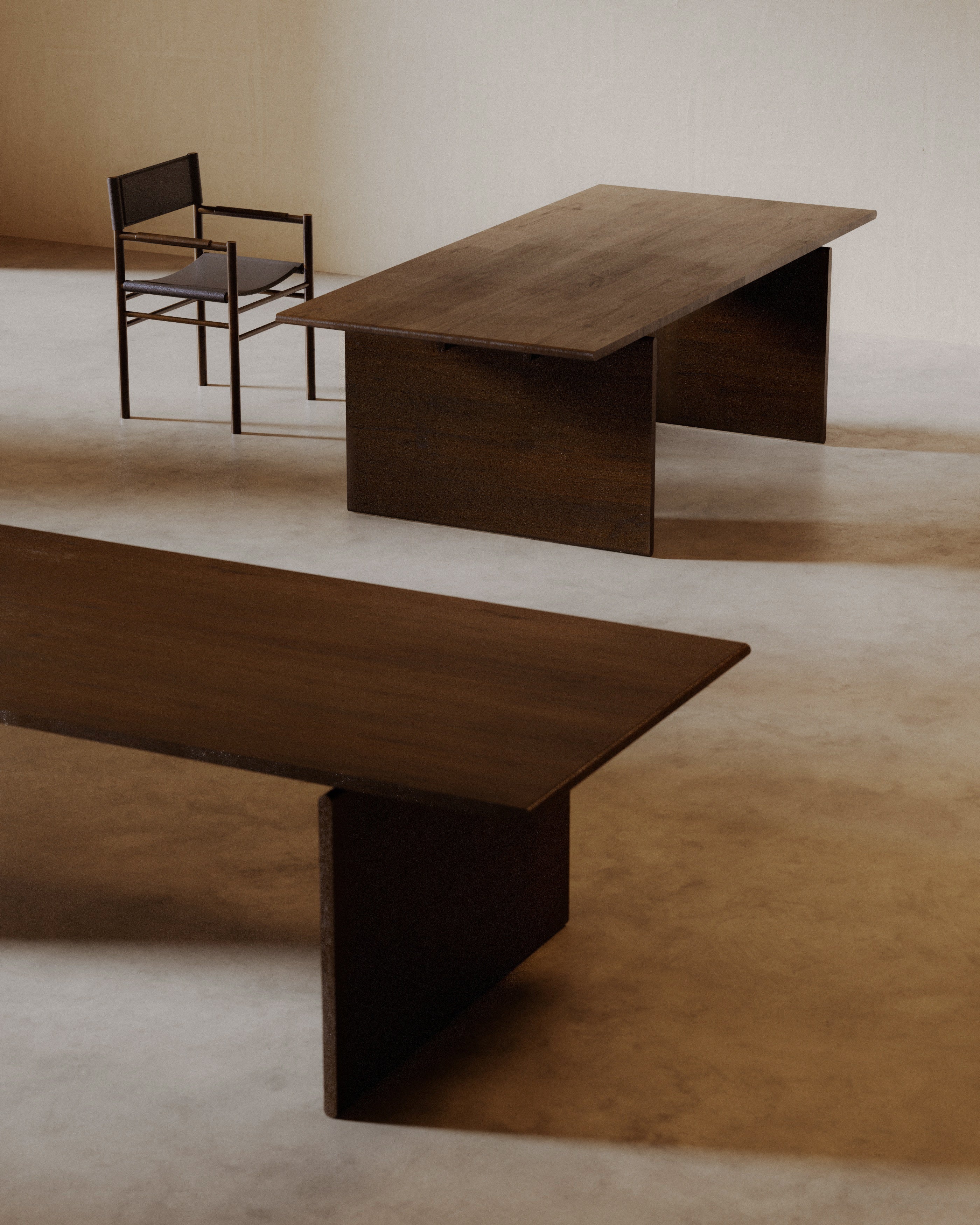 NOMEN oak veneer table