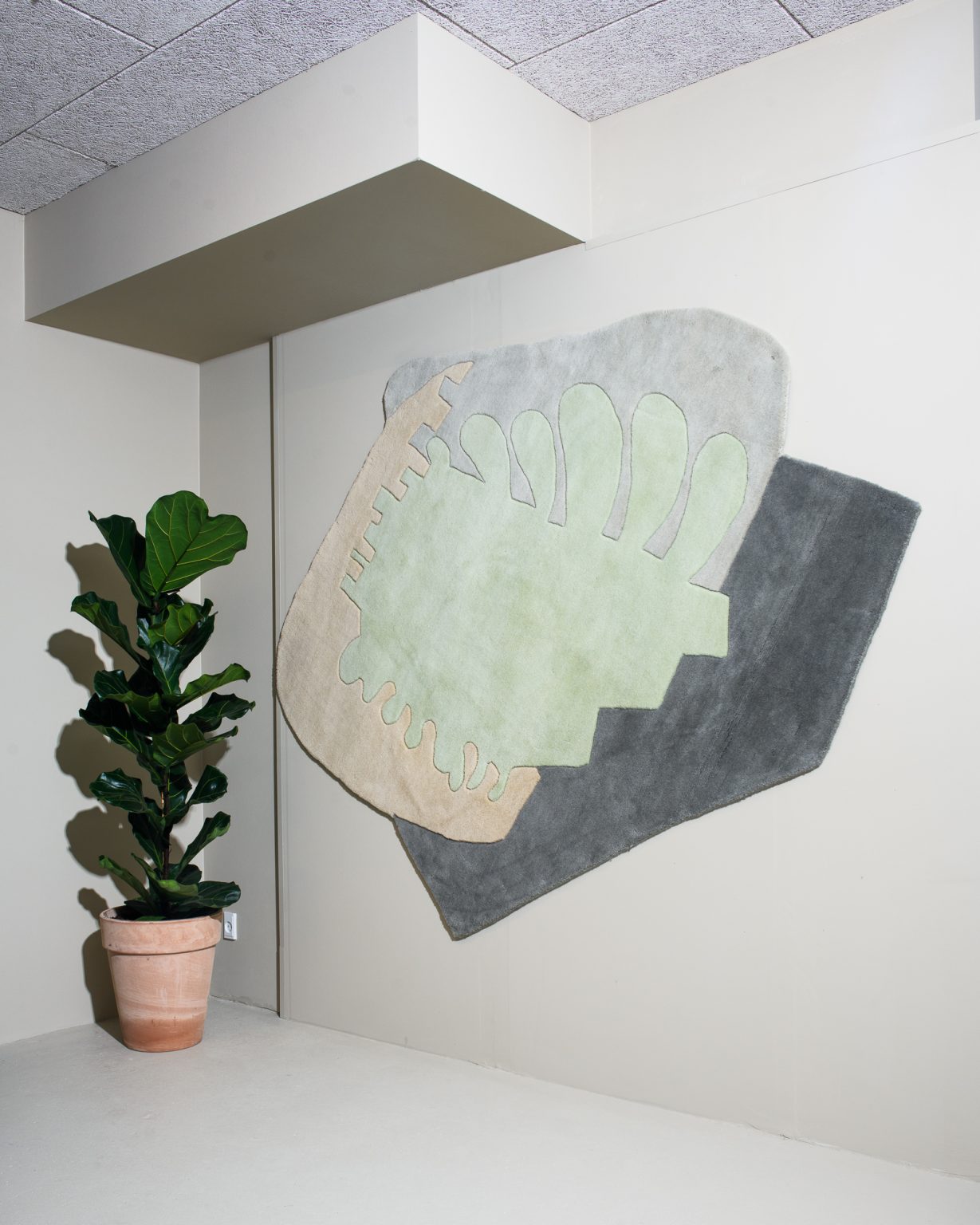 Asymmetrical decorative rug FUSION green with gray