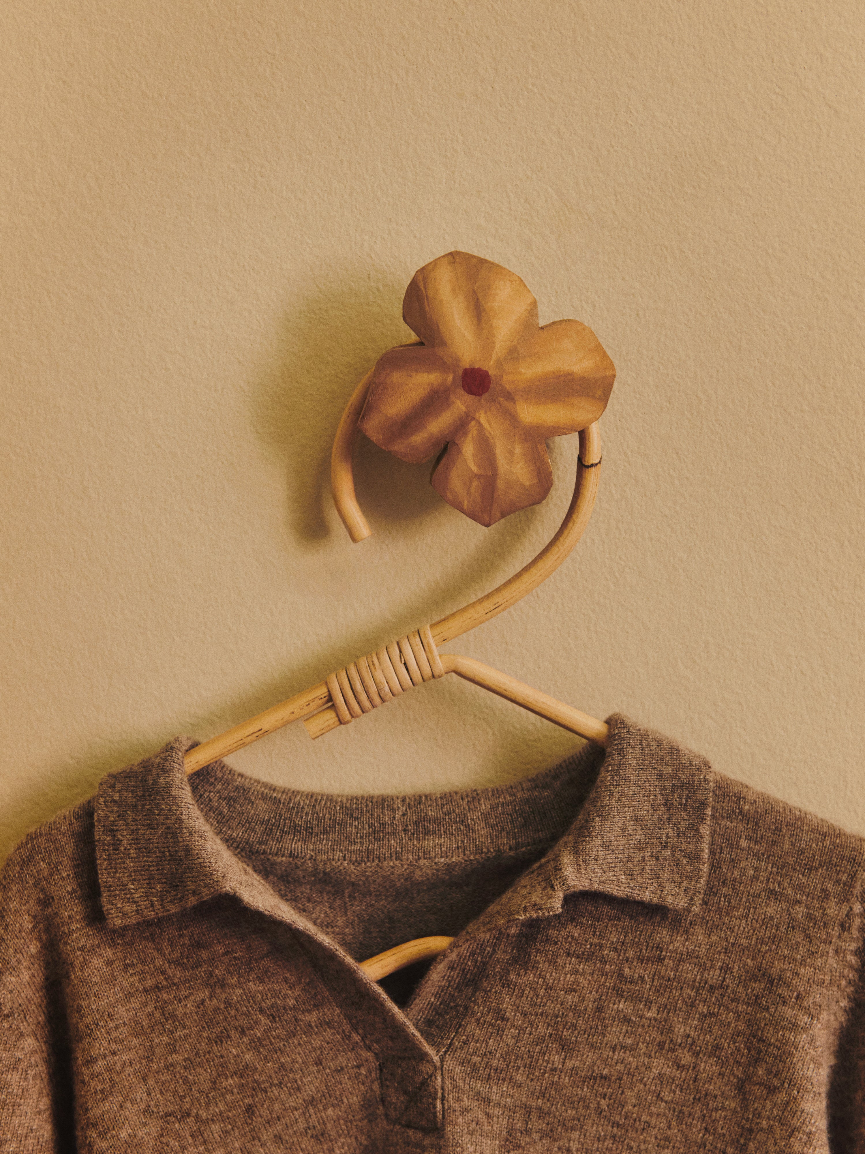 POESIE pink coat rack with red