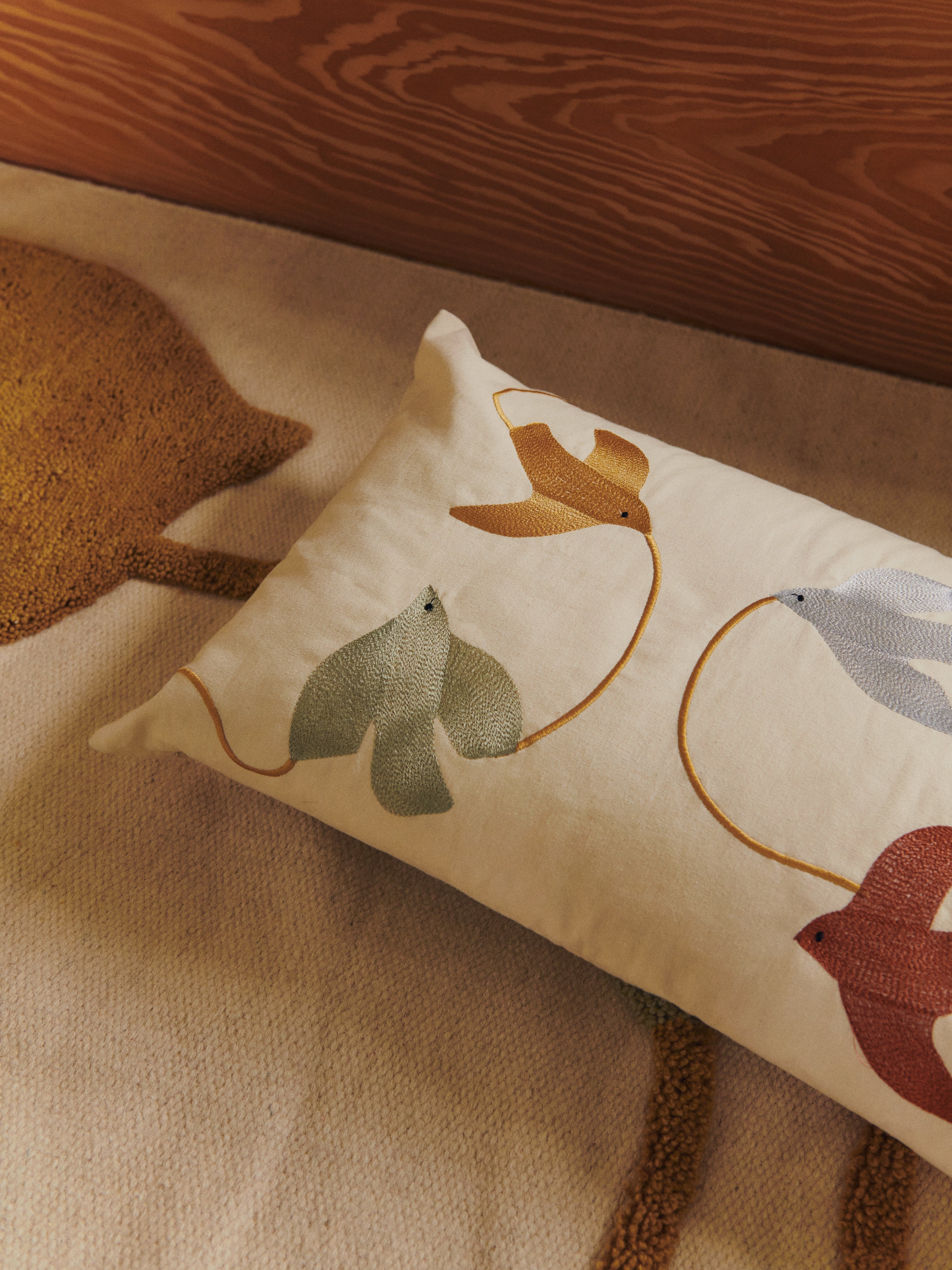 SWIF BIRD Cushion Cream