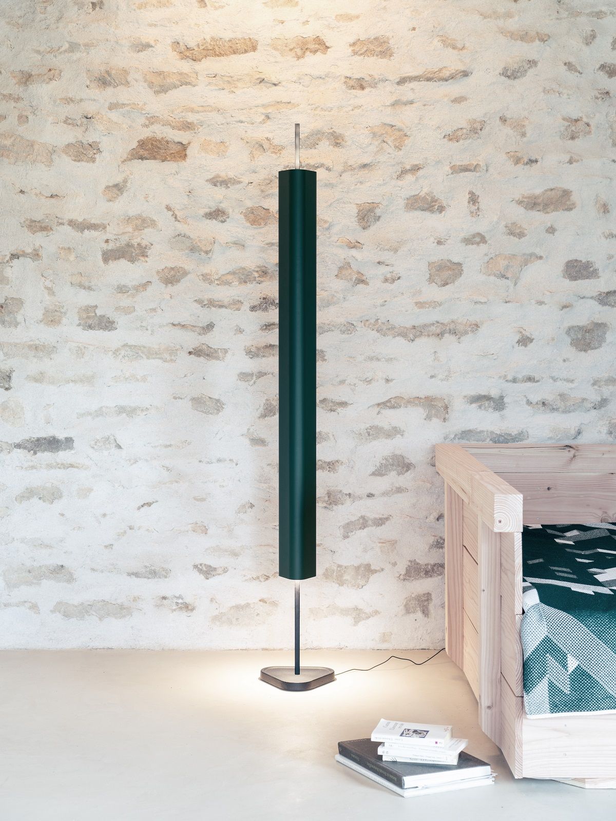 EMI floor lamp dark blue with black base