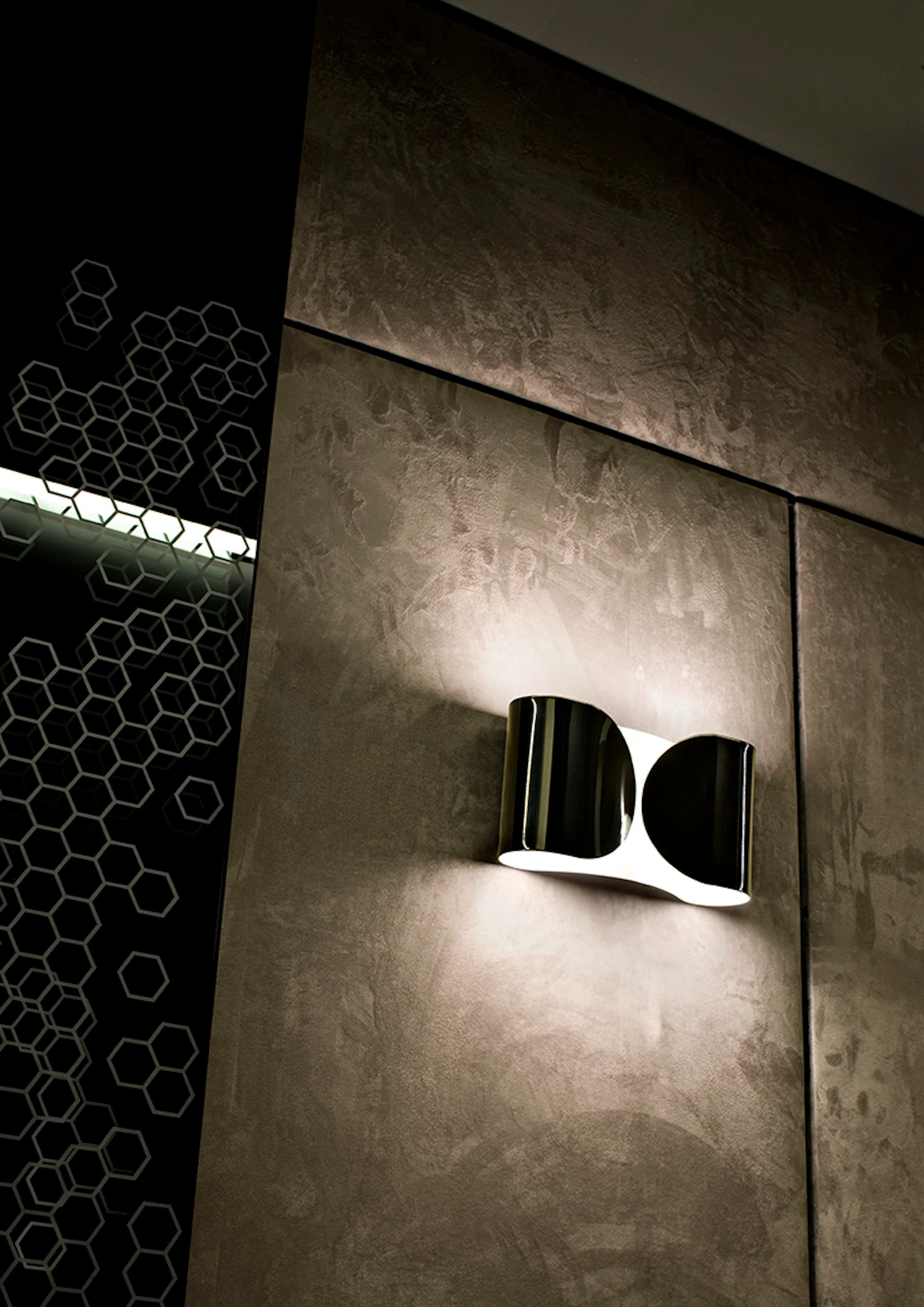 FOGLIO Black Wall Lamp