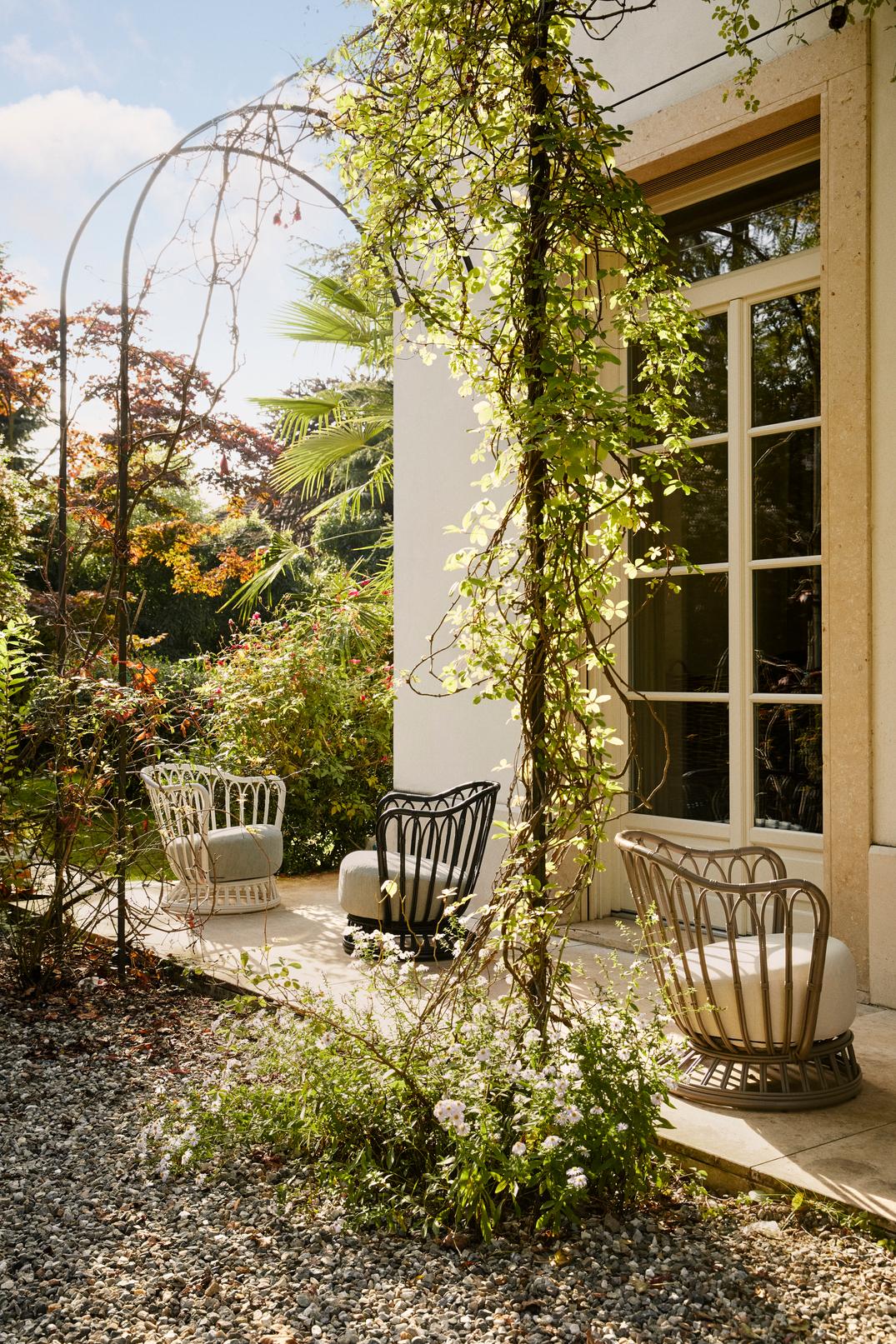 Gartenstuhl GRACE gepolstert mit schwarzem Gestell