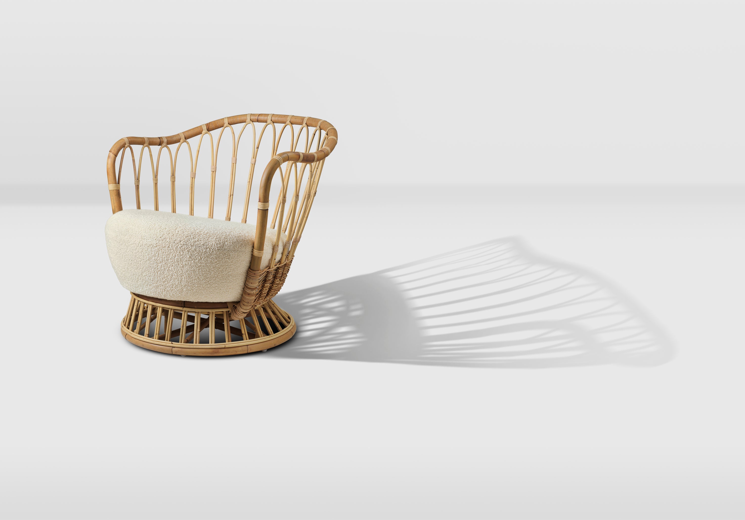 Sessel GRACE gepolstert mit Rattanbasis