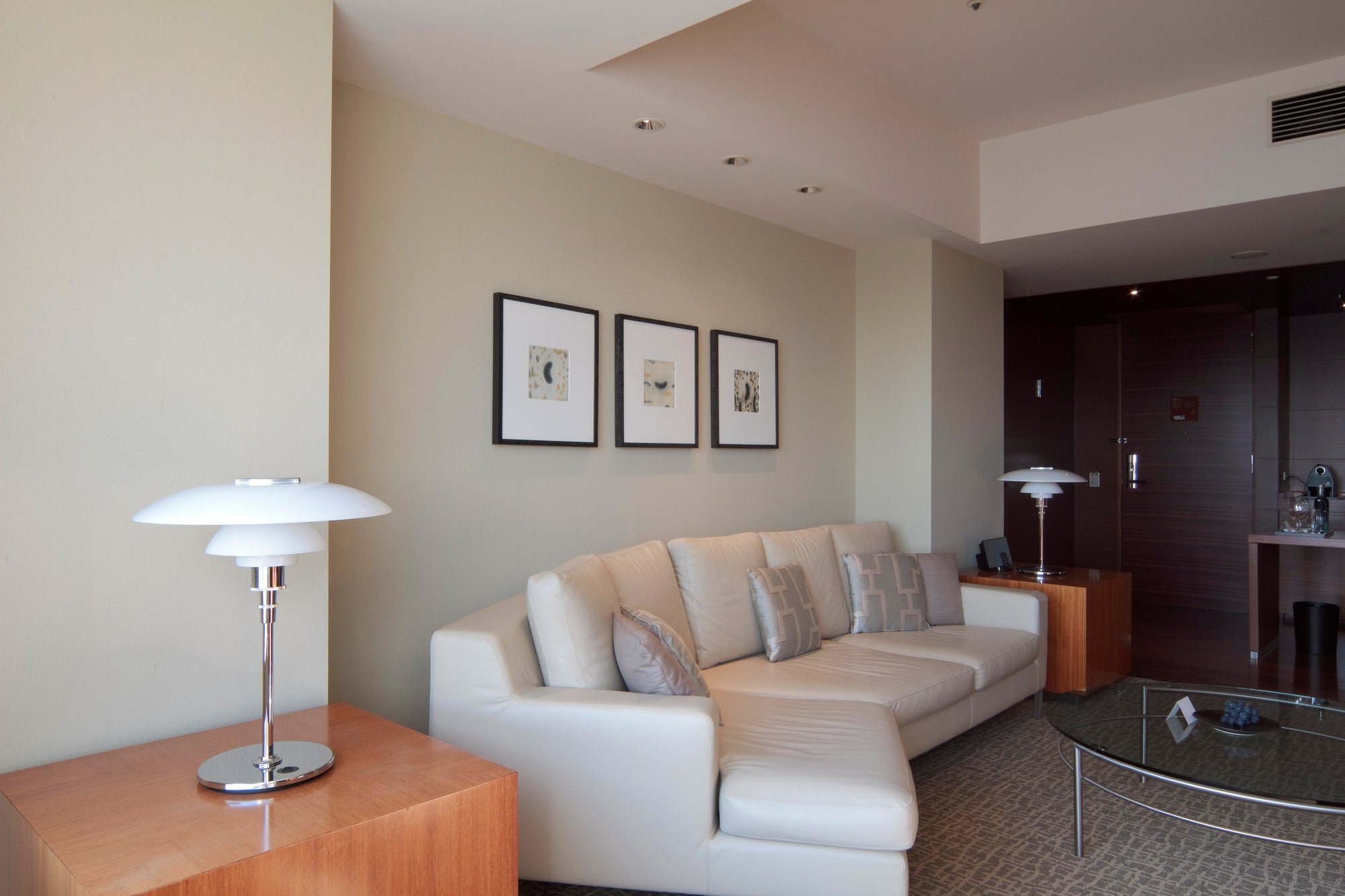 PH 4½-3½ Table Lamp white with chrome base