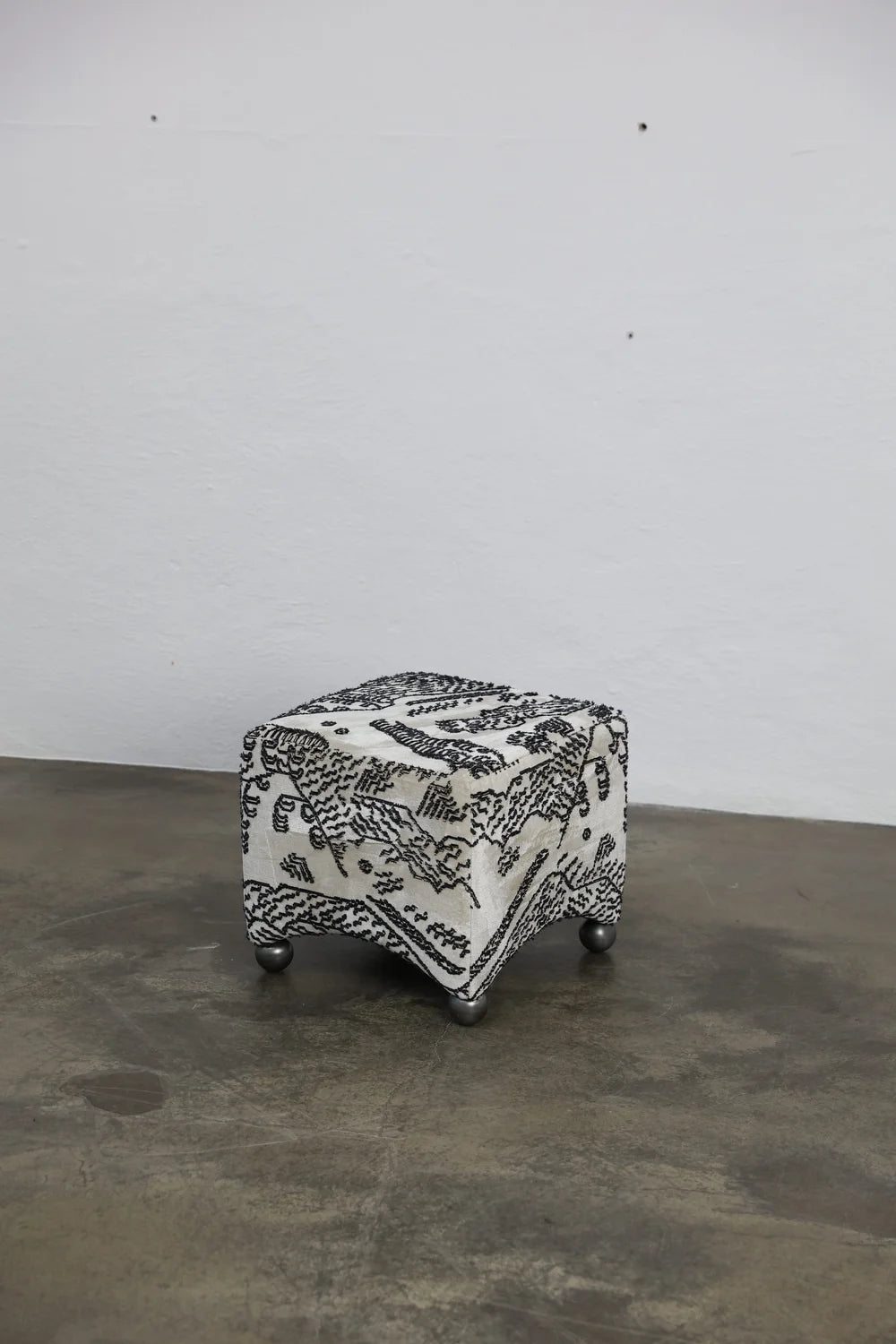 ARC SMALL upholstered pouf