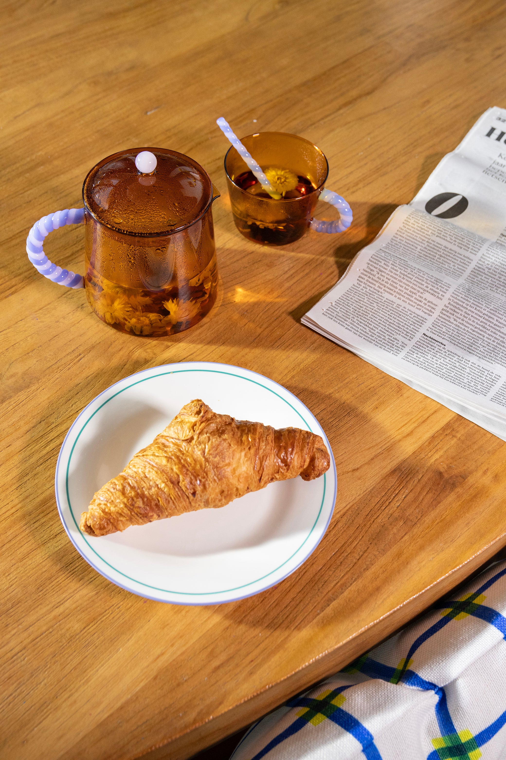 Amber DUET glass jug with purple