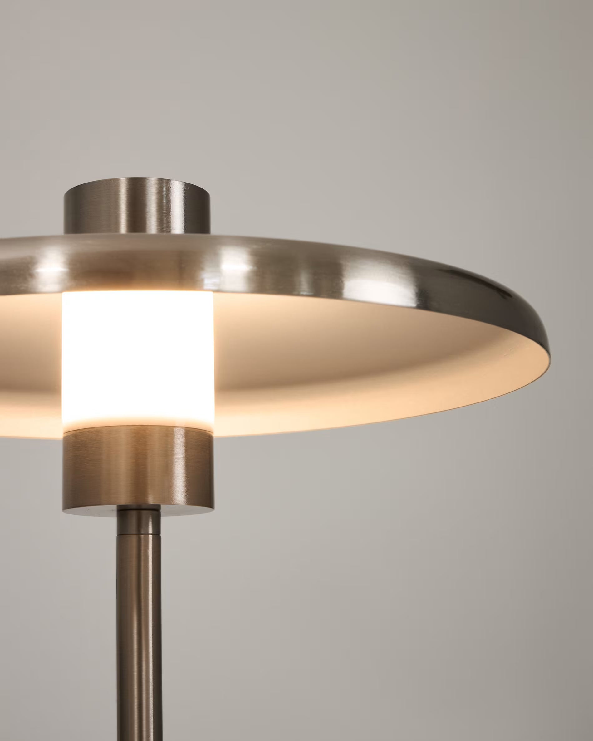 Stehlampe NUVIRA silber