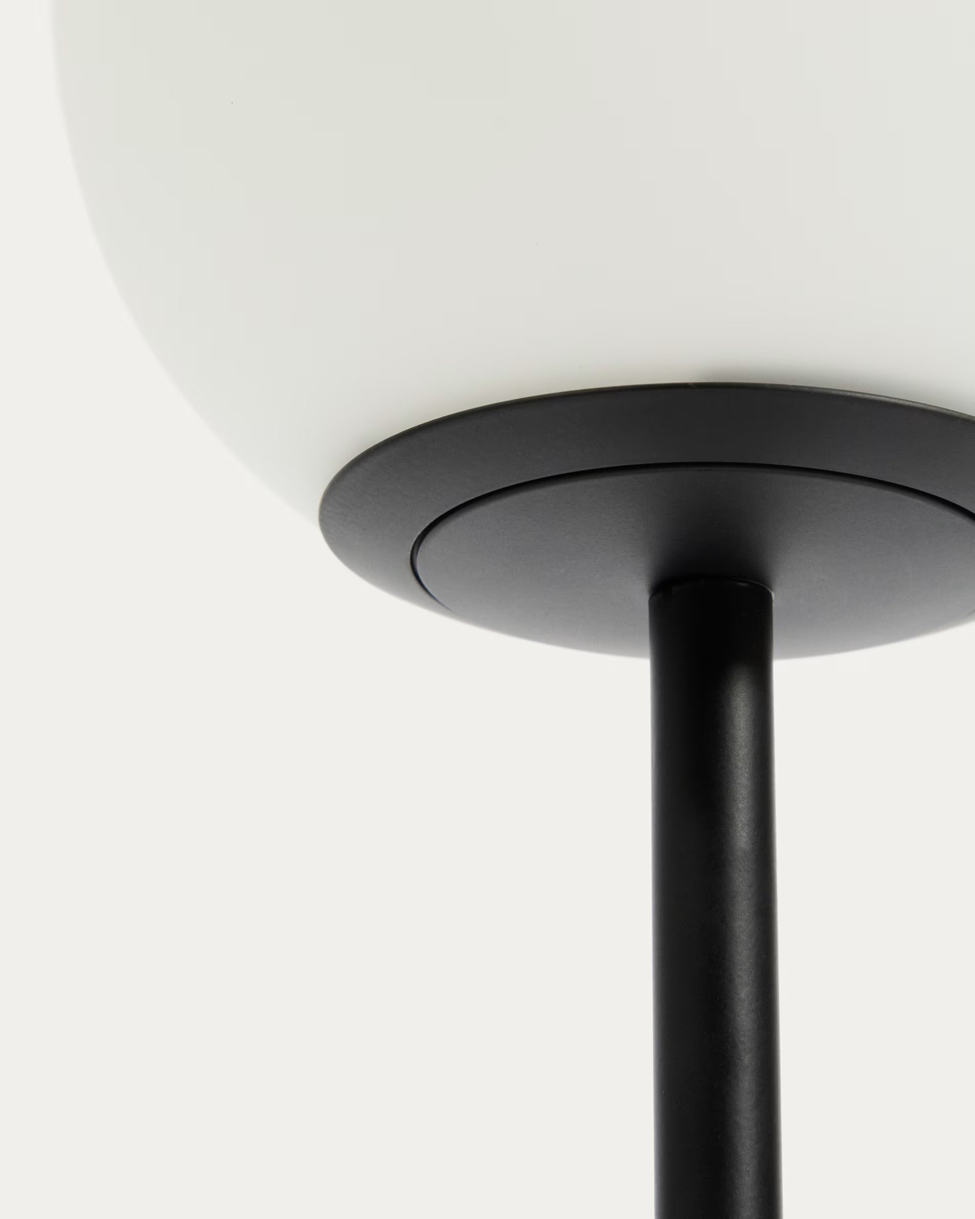 BRISIA black table lamp