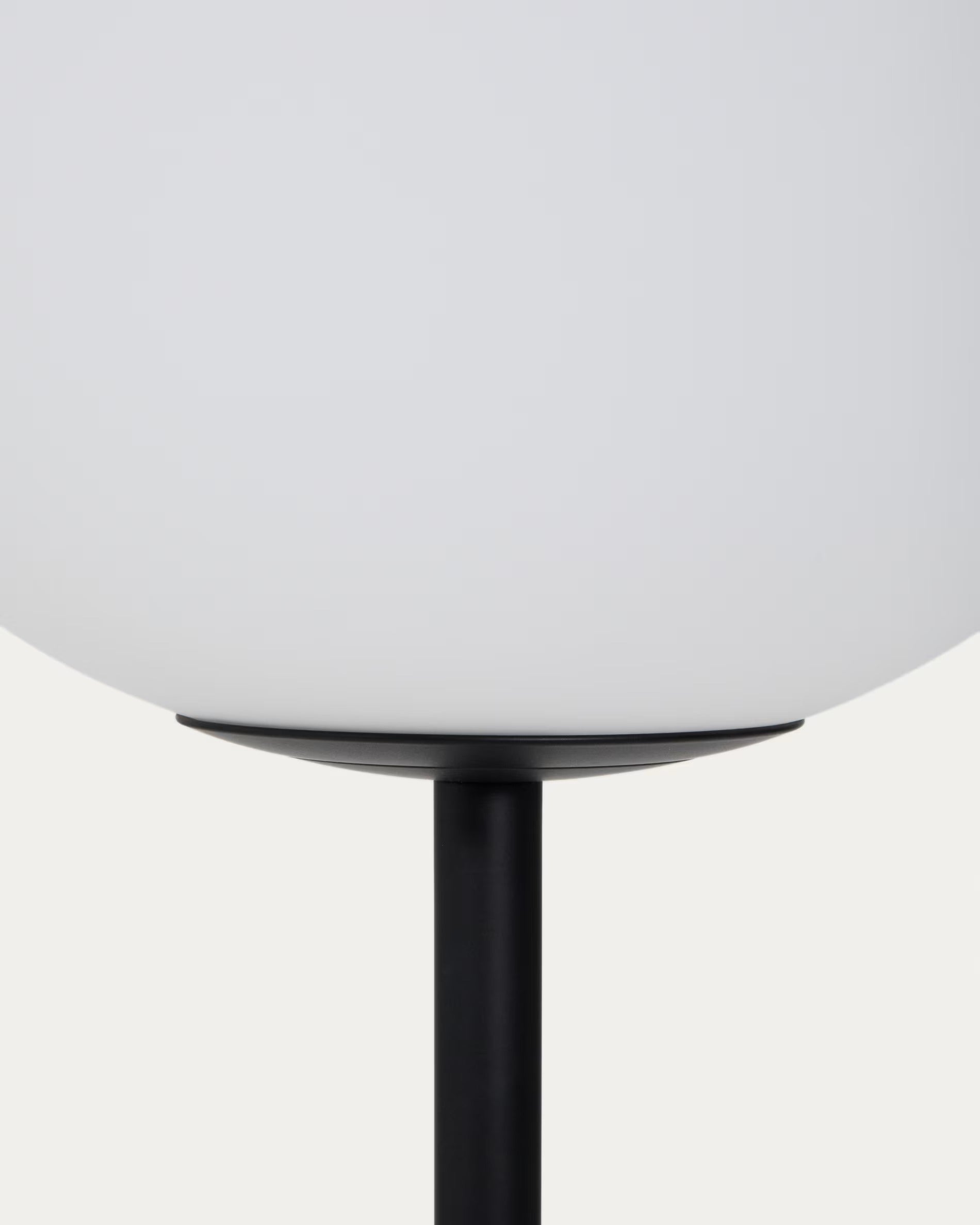 BRISIA black floor lamp