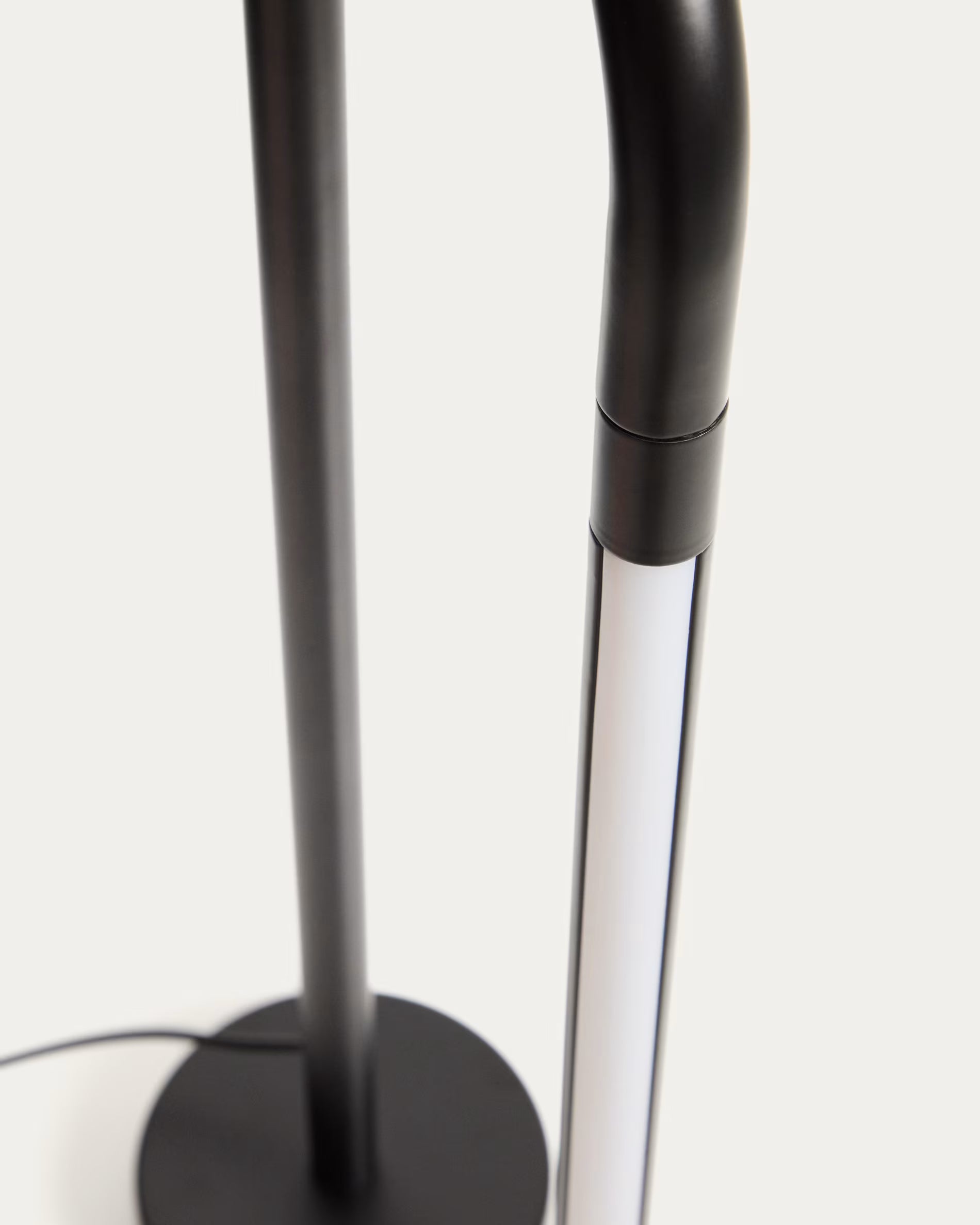 BOW black table lamp [Amelia]
