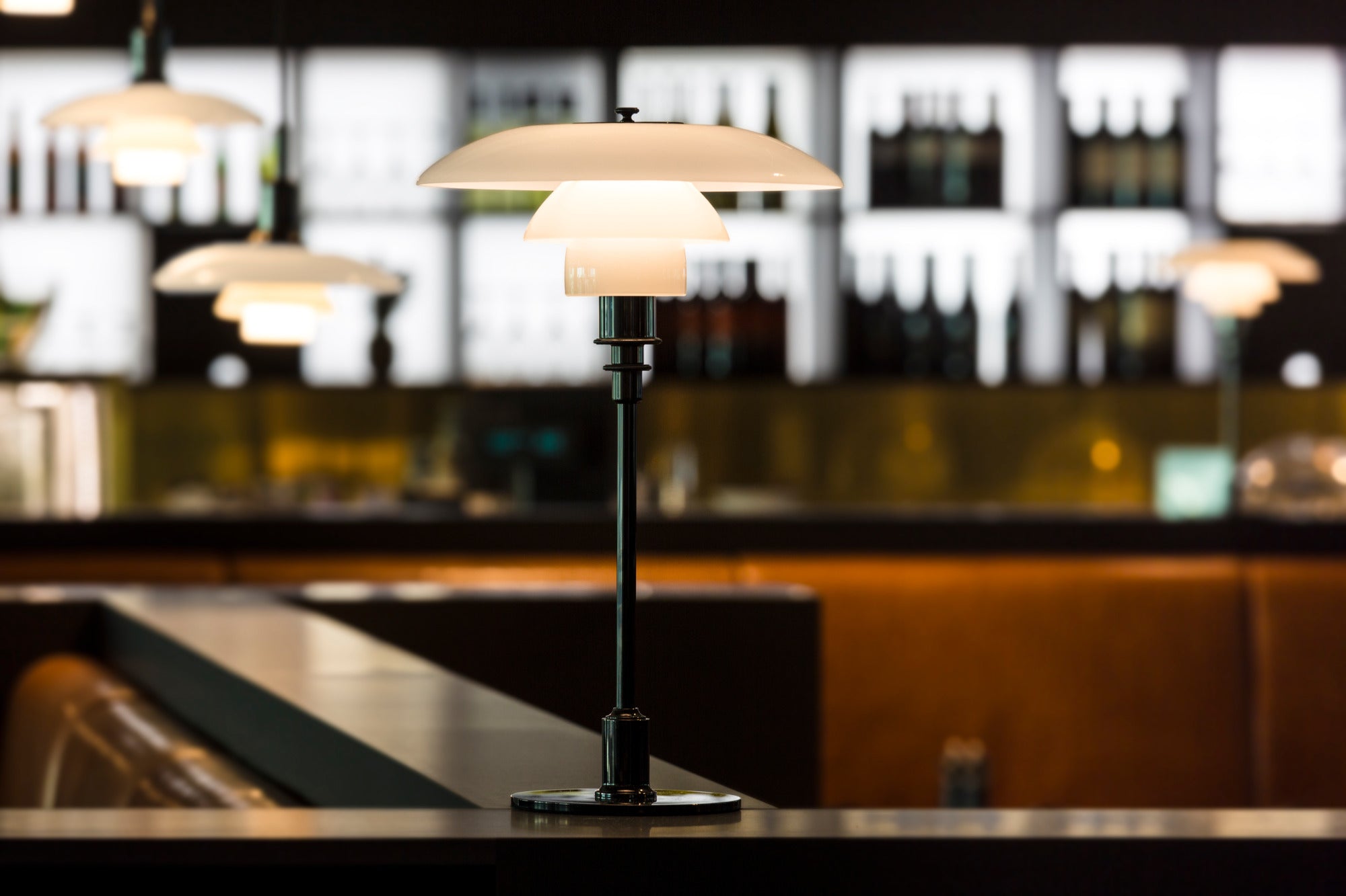 PH 3/2 table lamp white with black base