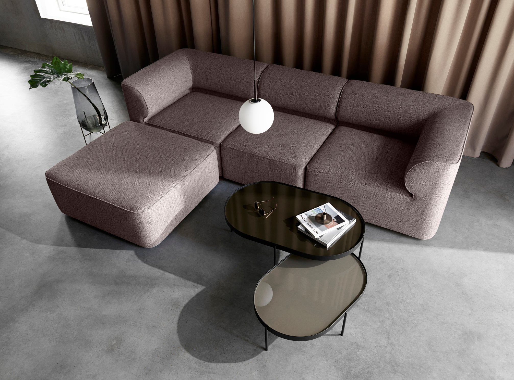 Couchtisch NONO beige Glas mit schwarzem Gestell