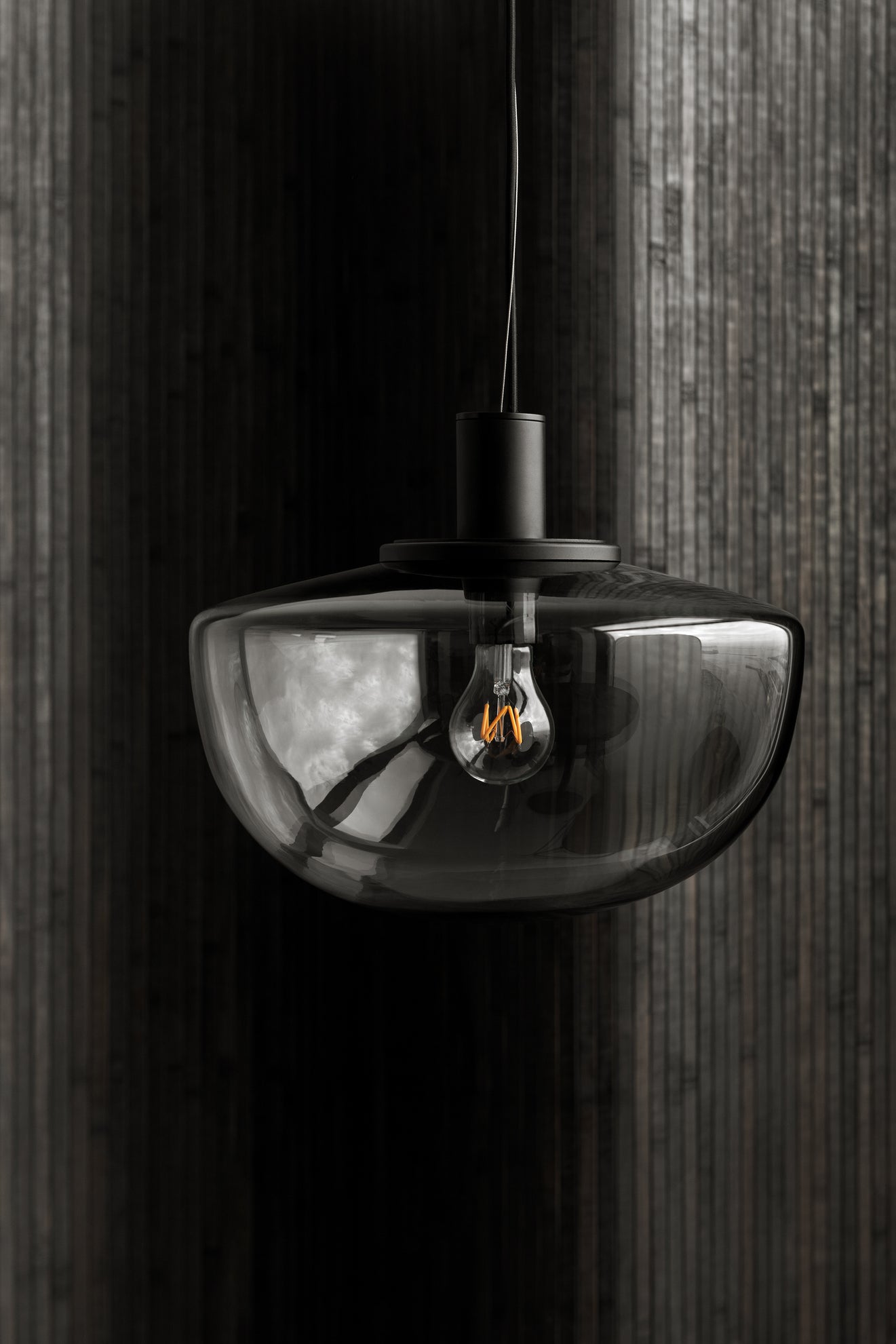 Pendelleuchte BANK opaleszierendes Glas