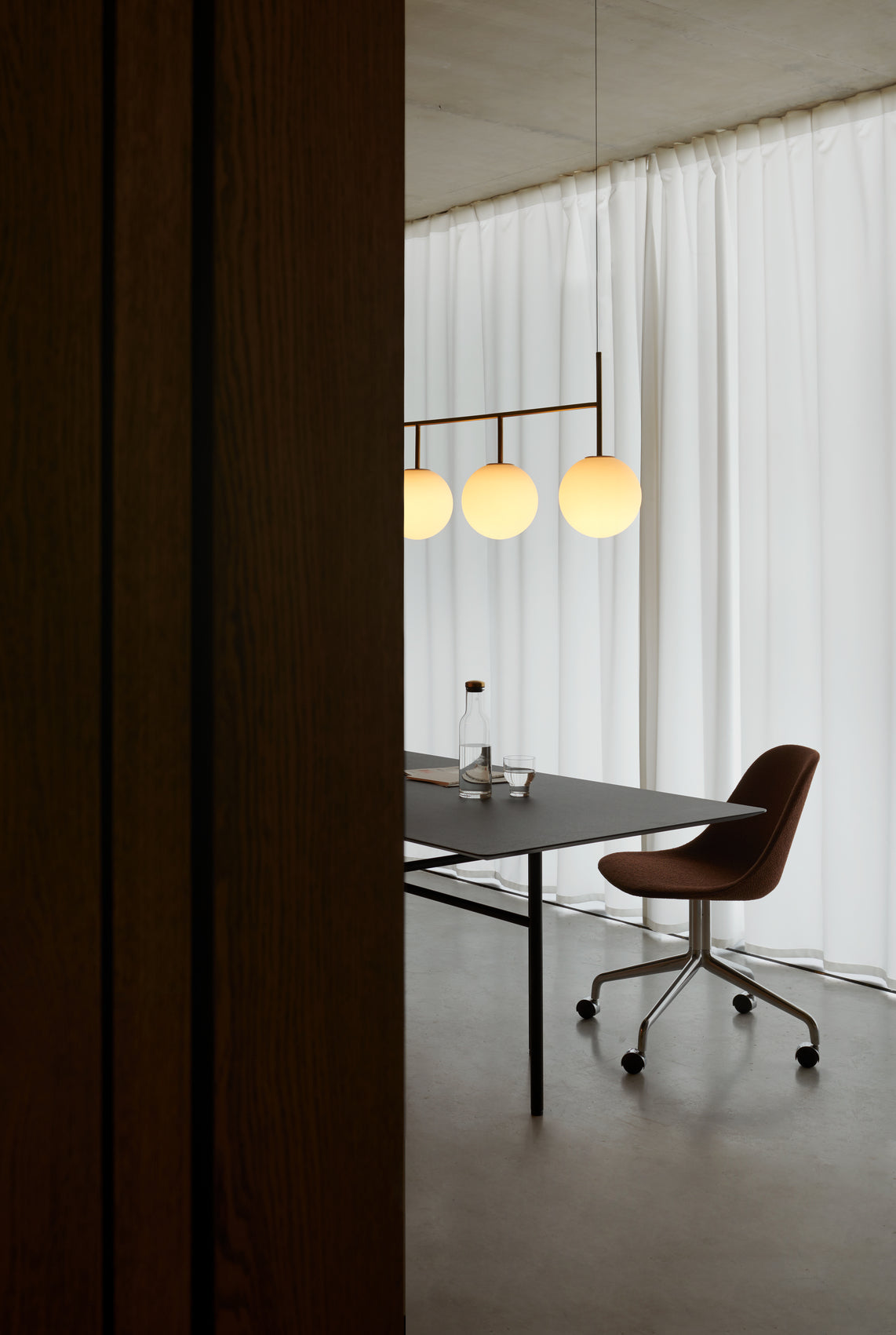 HARBOUR office chair gray leather with black base