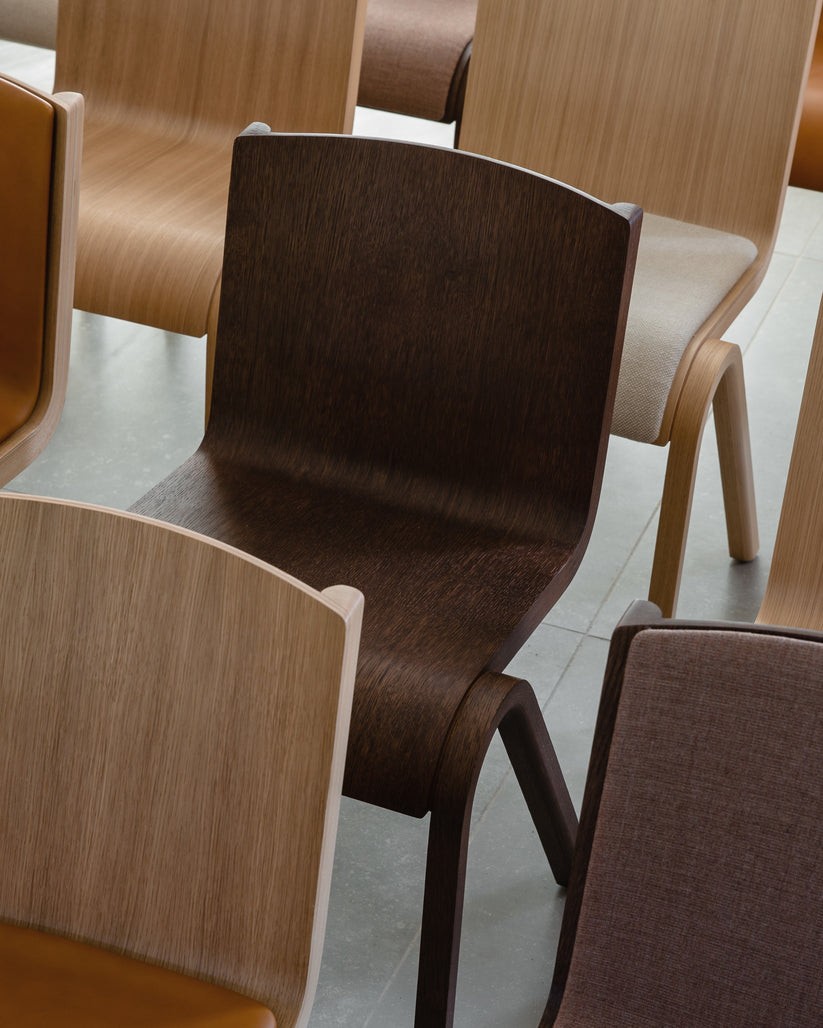 READY Chair Black Oak Wood