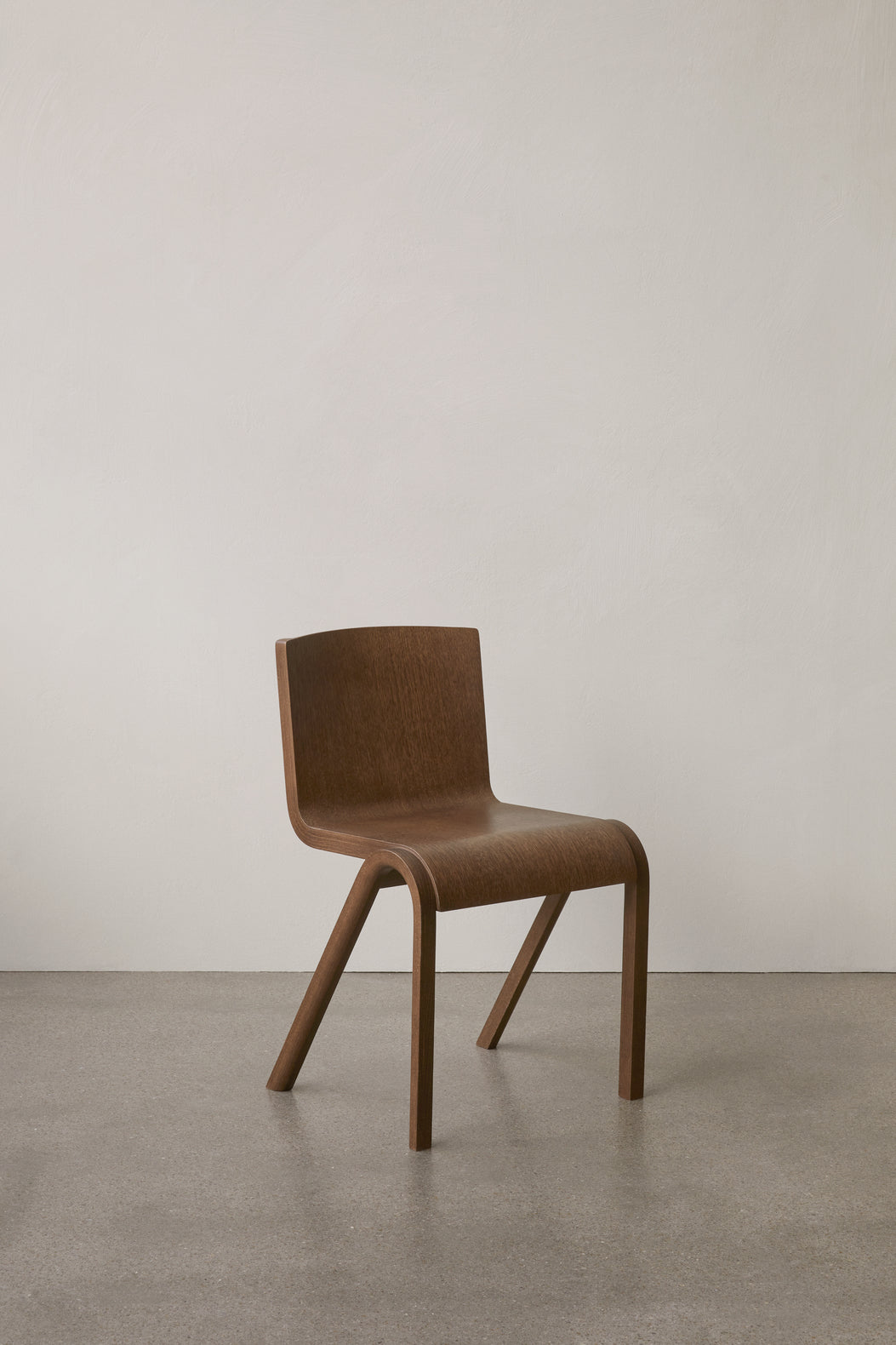 READY Chair Black Oak Wood