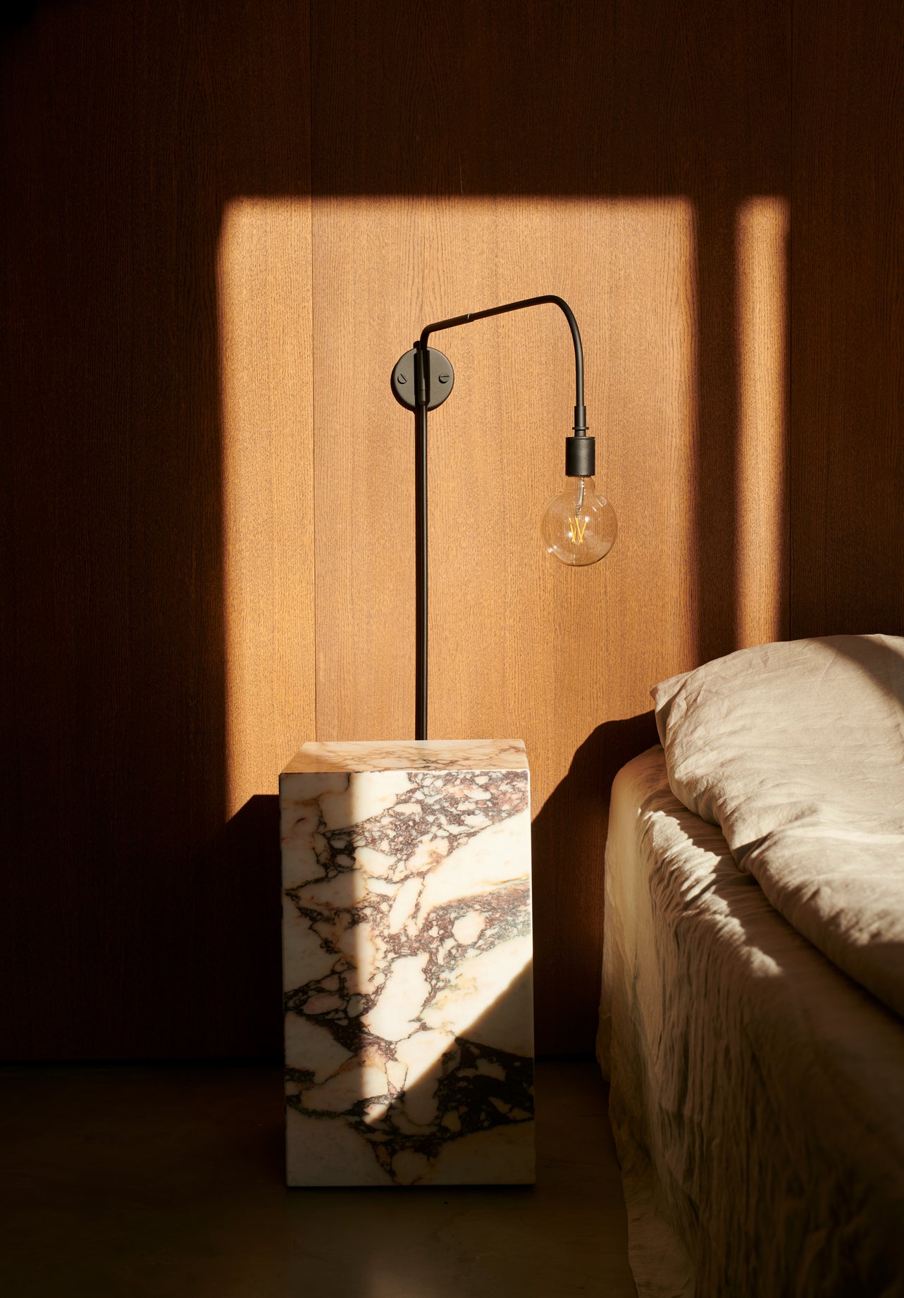 Beistelltisch PLINTH brauner Marmor