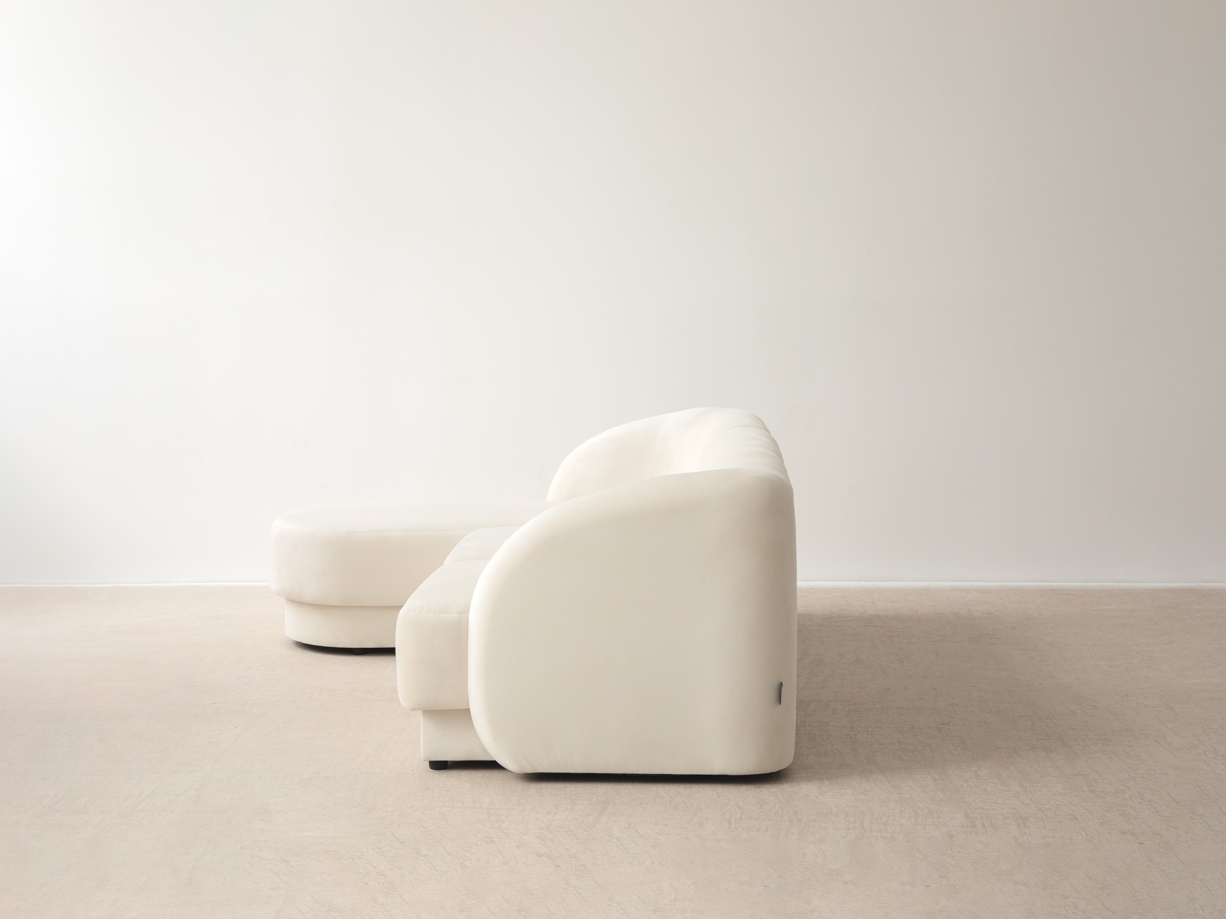 Panorama -Sofa in der Miley Benzinschule Stoff