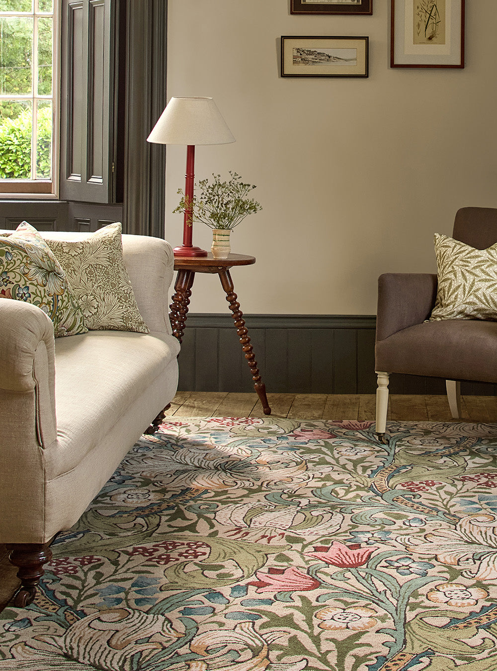 GOLDEN LILY Green Carpet with Beige