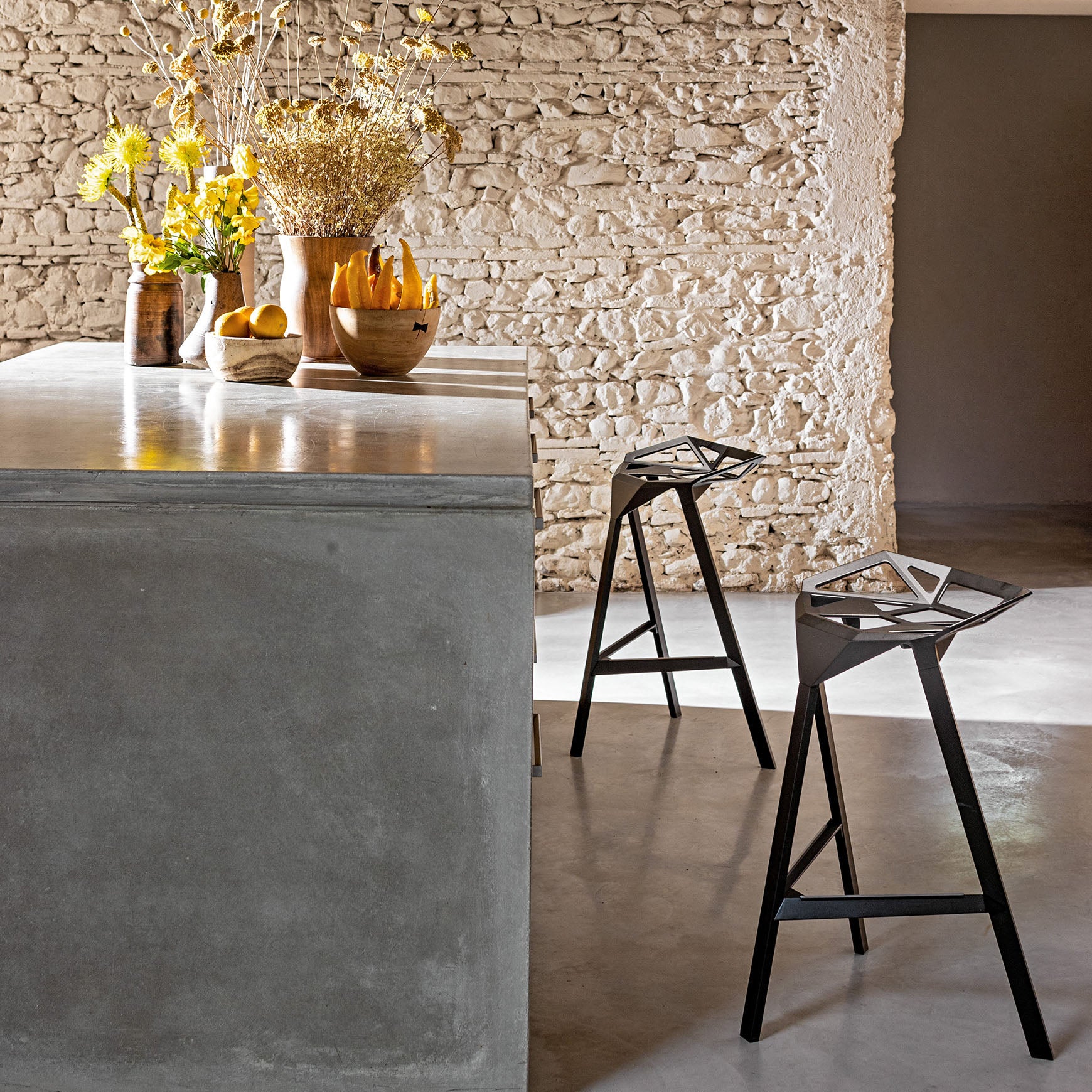 STOOL_ONE white stool