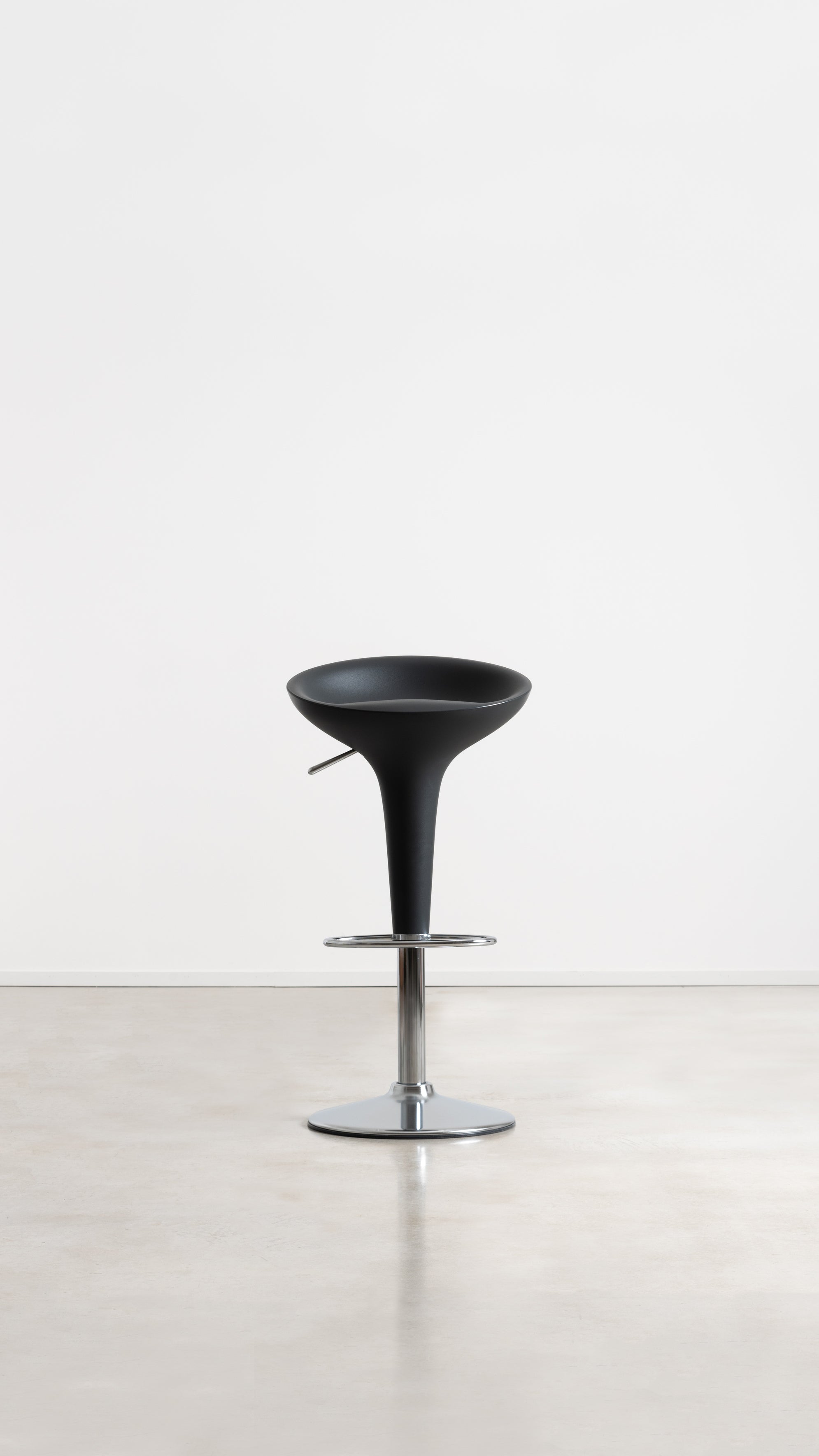 BOMBO black bar stool with adjustable chrome base