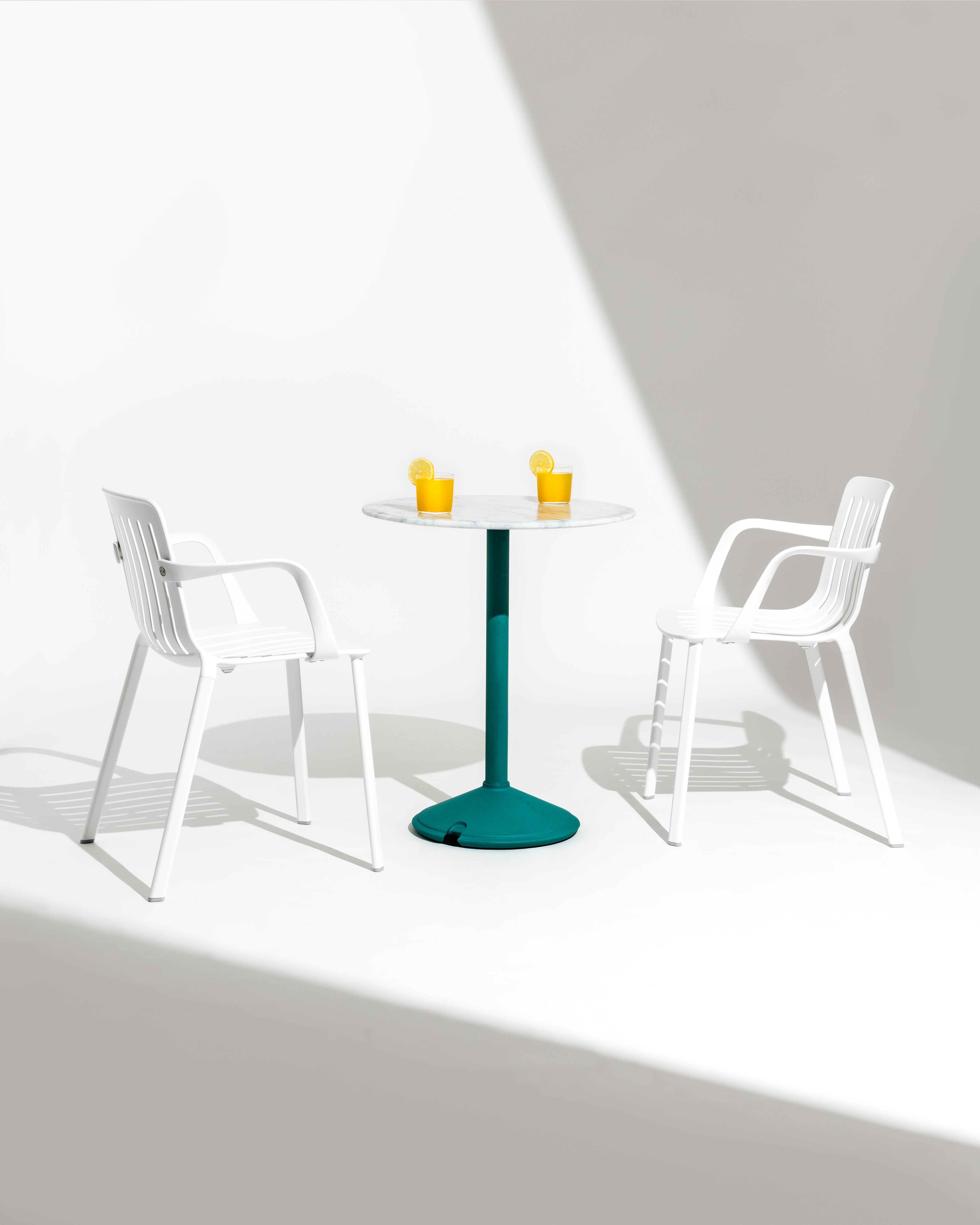 Round table BRUT anthracite base