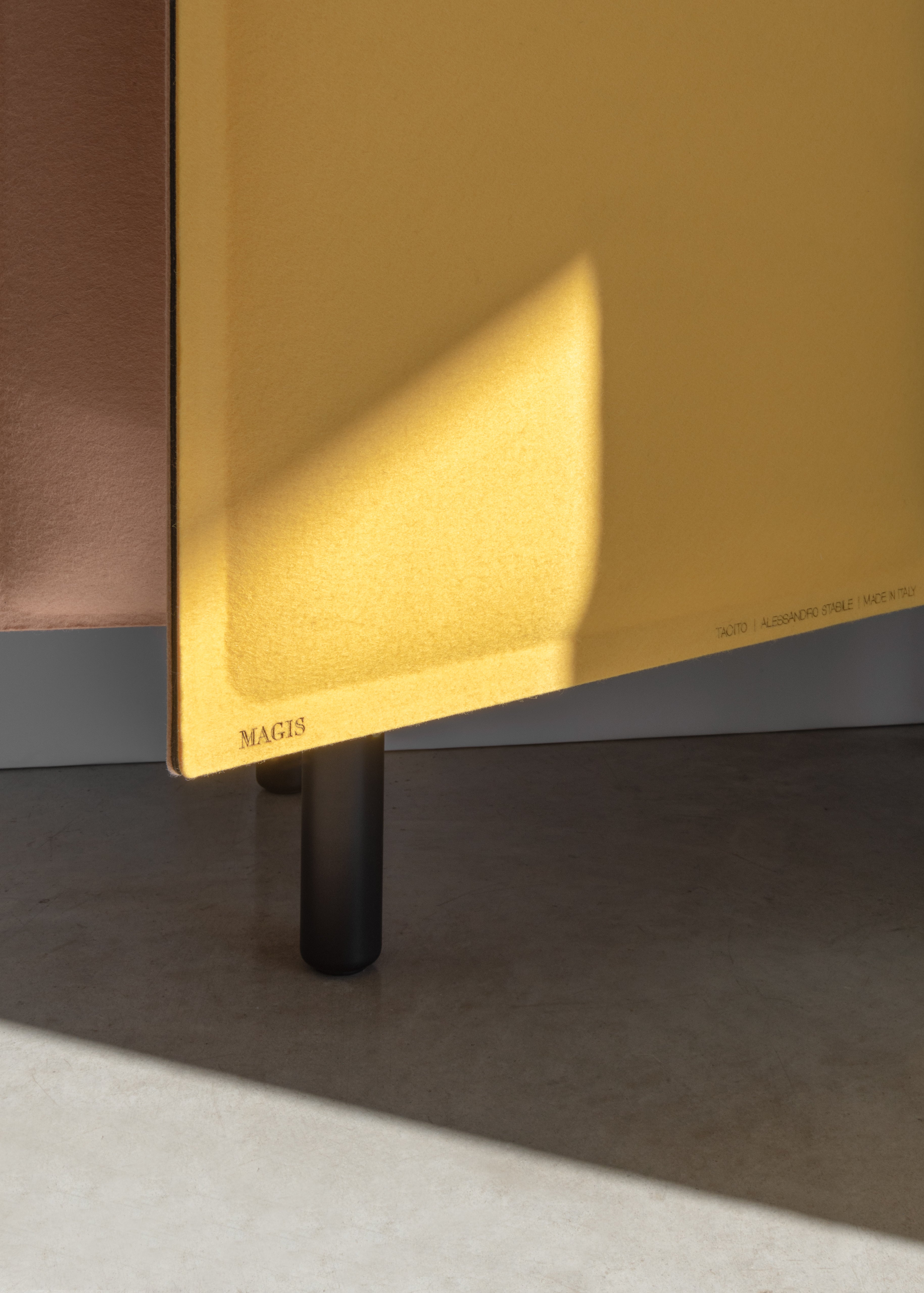 TACITO Schrank beige Filz