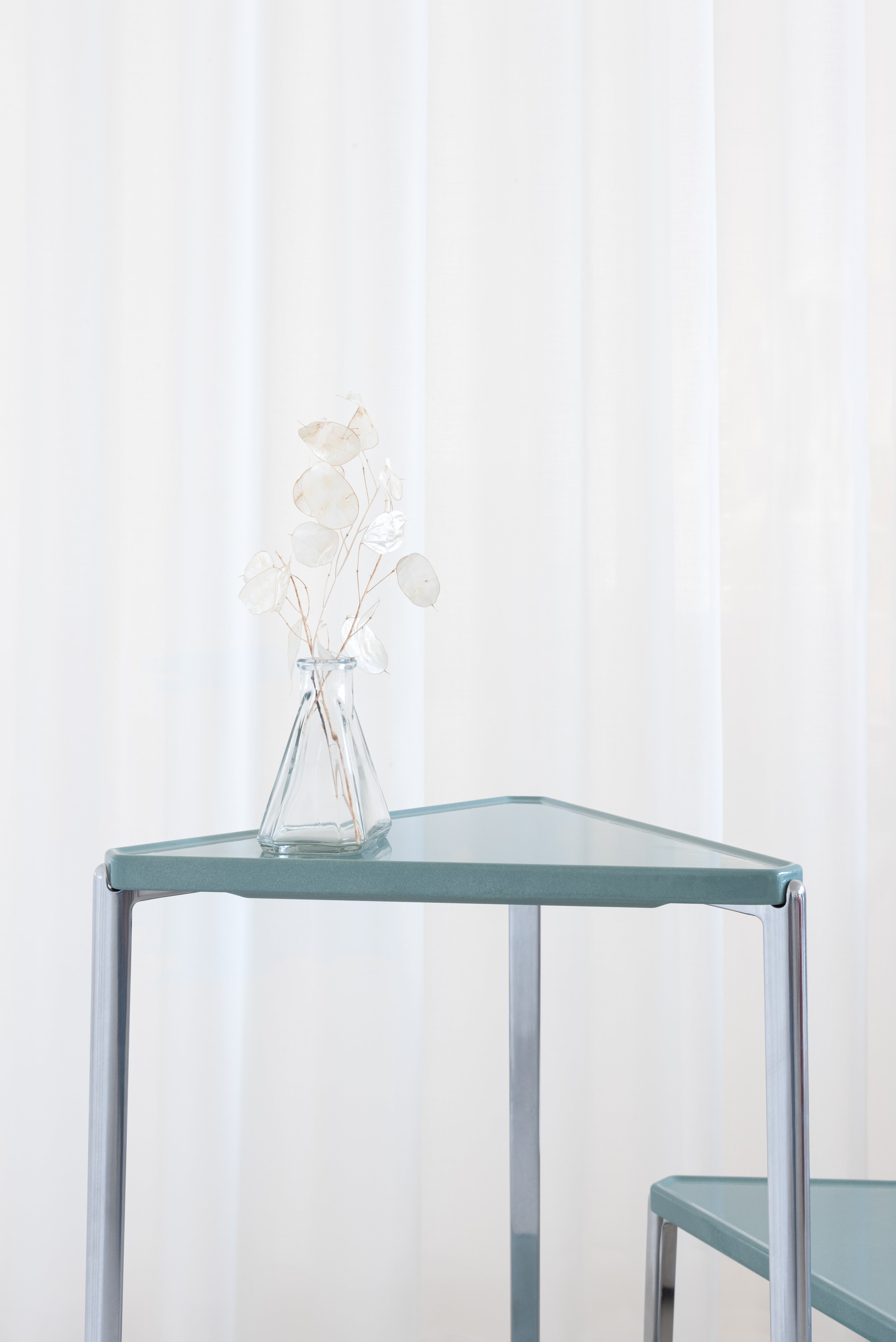 TAMBOUR cream concrete side table