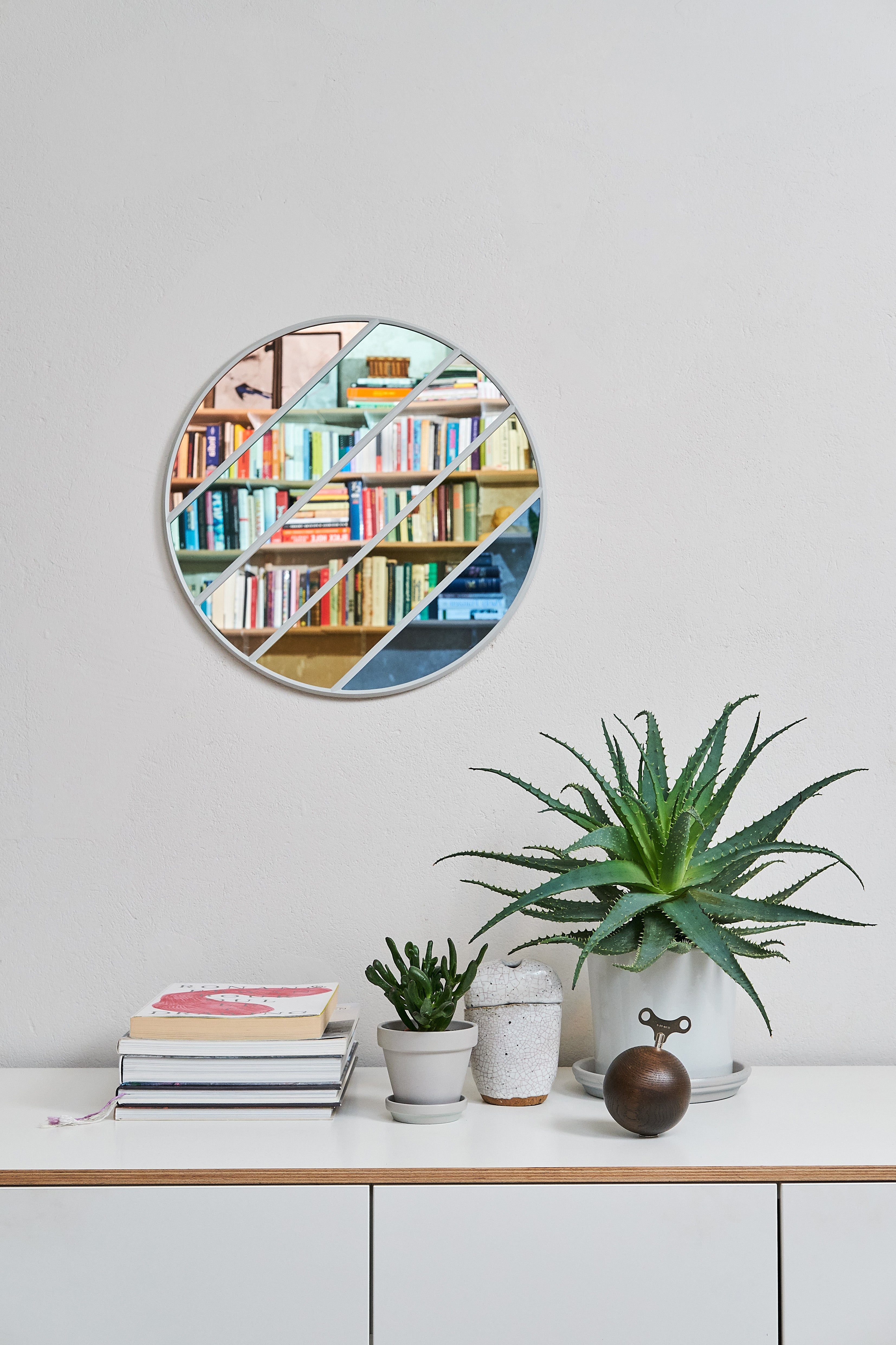 Round mirror VITRAIL light gray frame