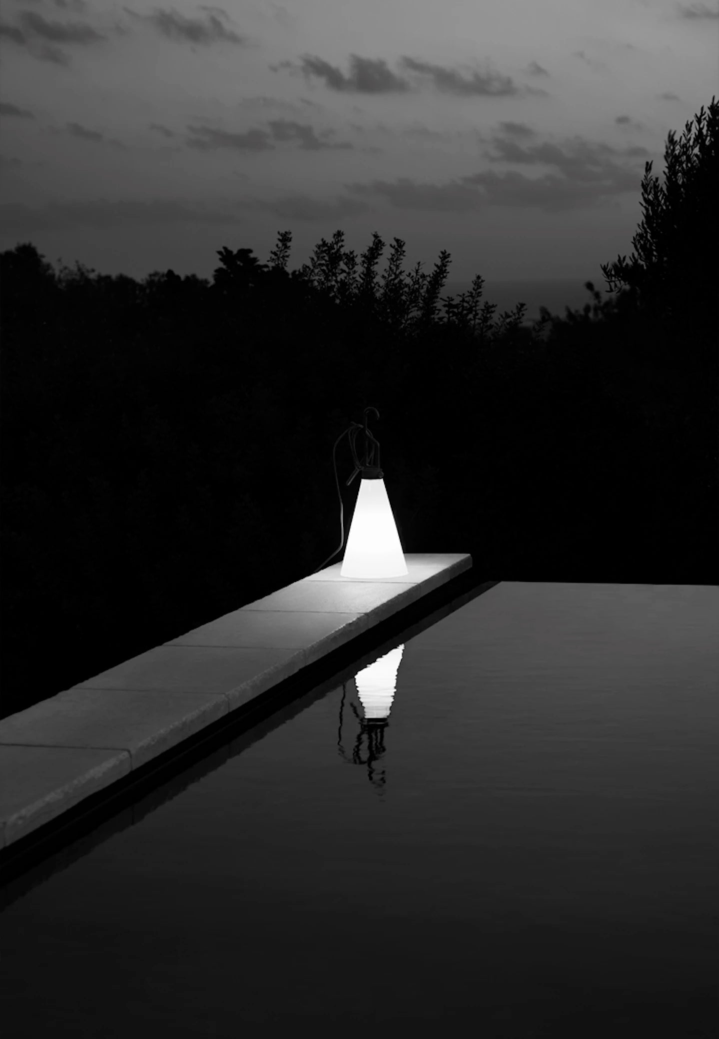 MAYDAY Outdoor Lamp Mustard