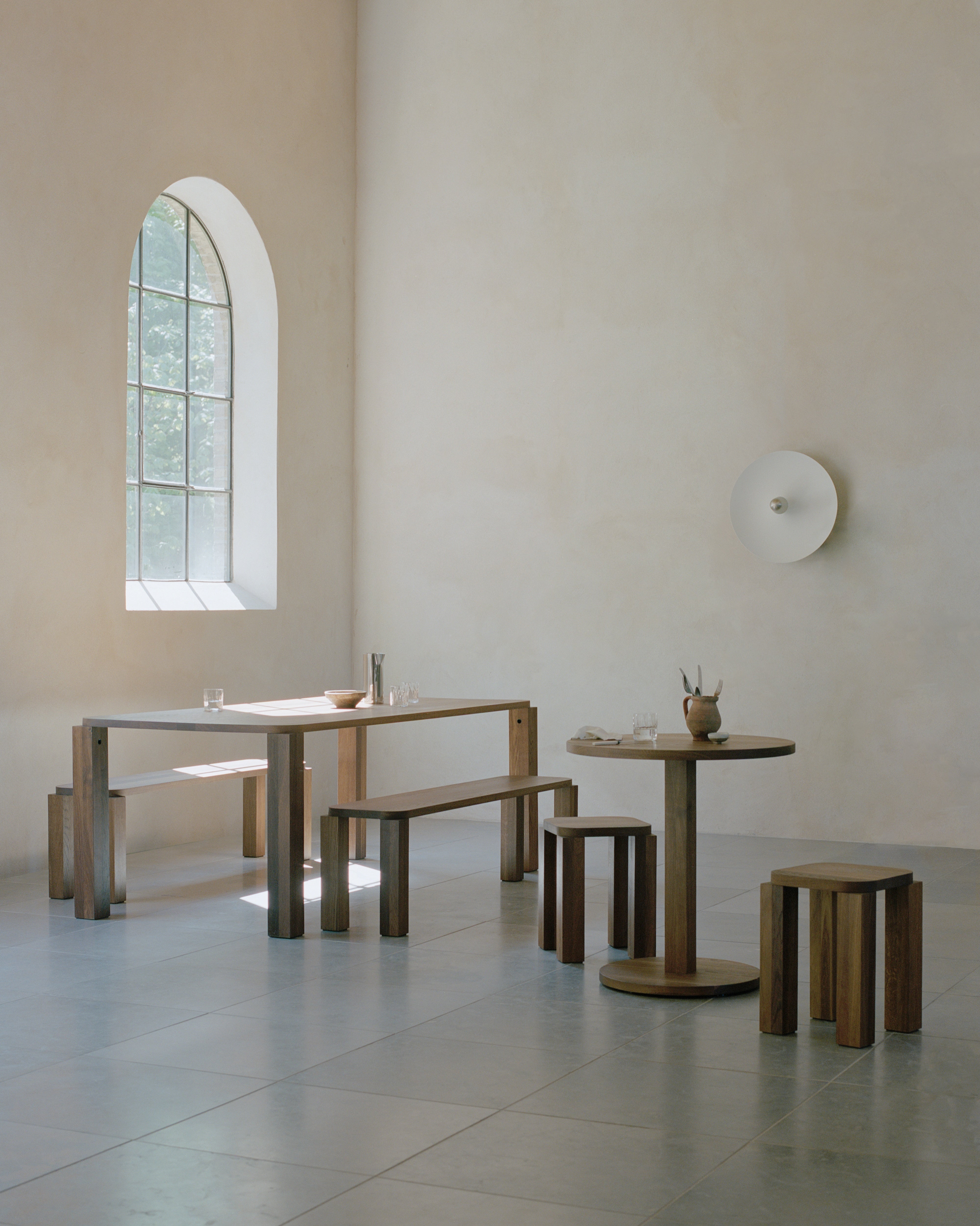 KANTARELL Wall Lamp in White with Nickel Finish