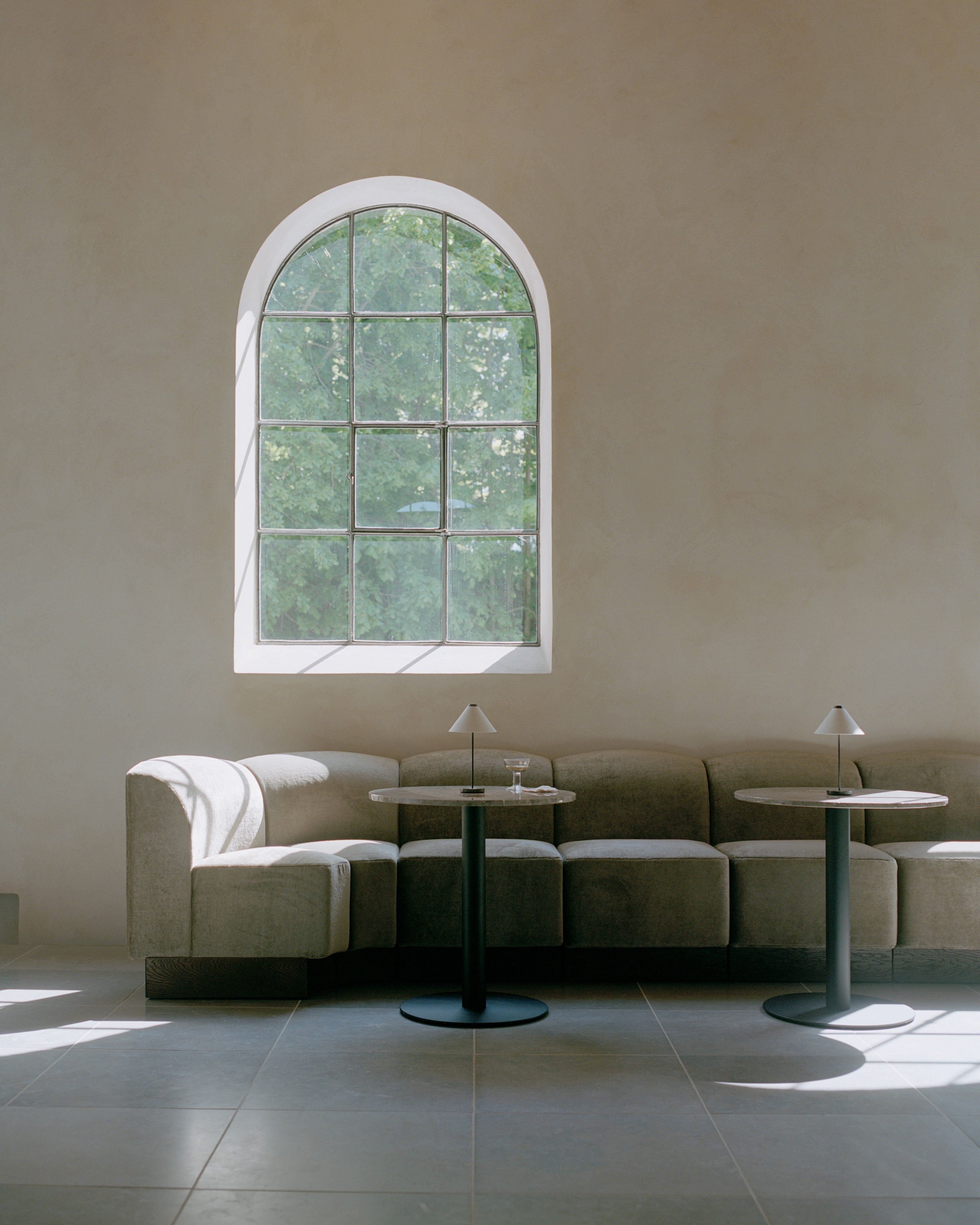 Round Bar Table FLORENCE Beige Marble with Black Base