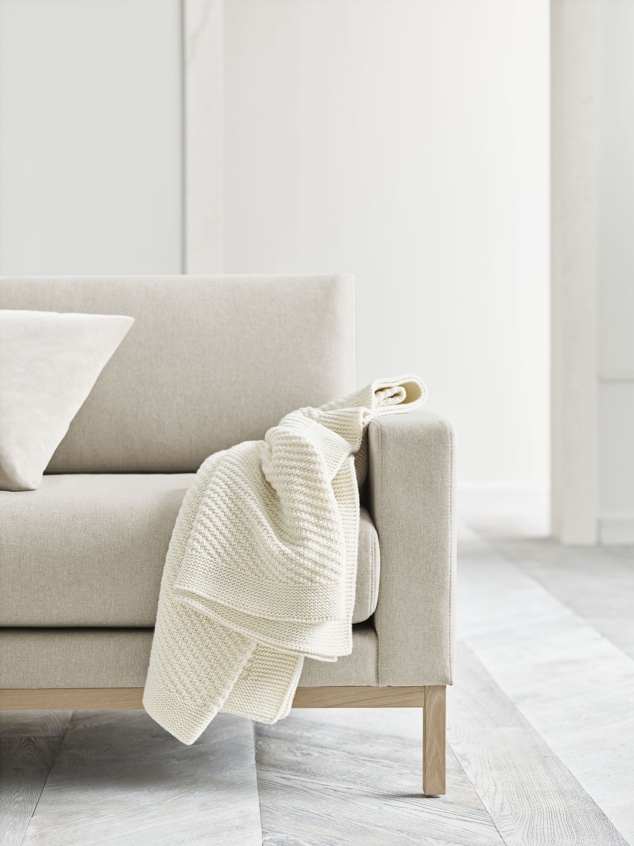 North upholstered corner Dark base