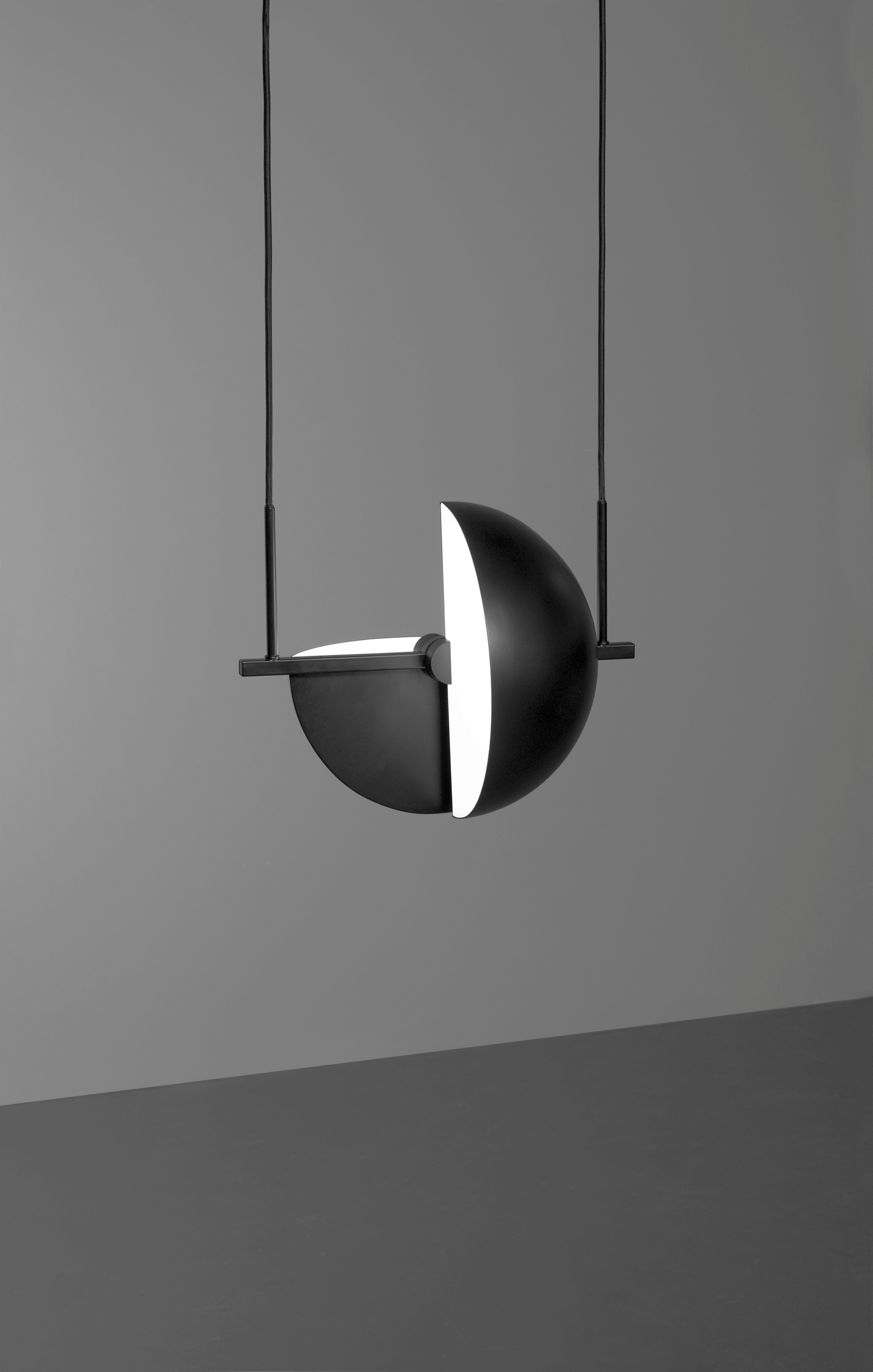 TRAPEZE black pendant lamp