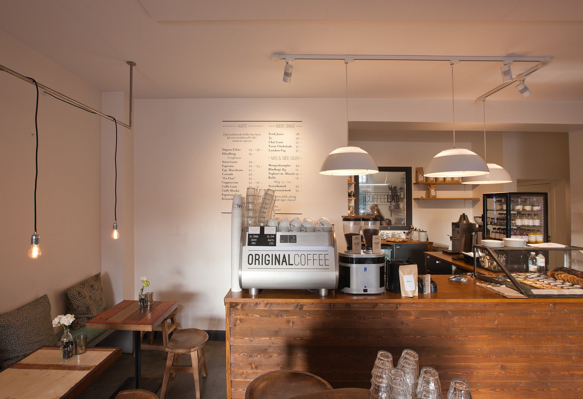 Lampa wisząca AJ ROYAL biały