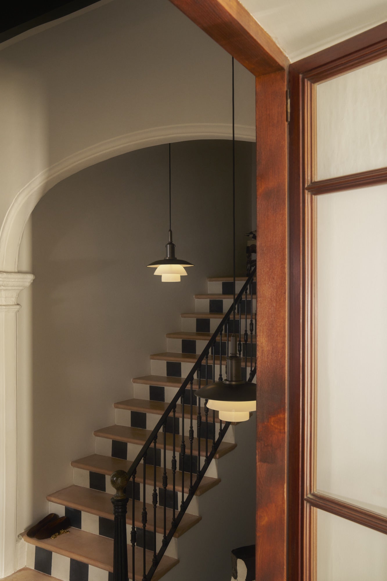 Pendelleuchte PH 3/3 weiß mit schwarzer matter Oberfläche