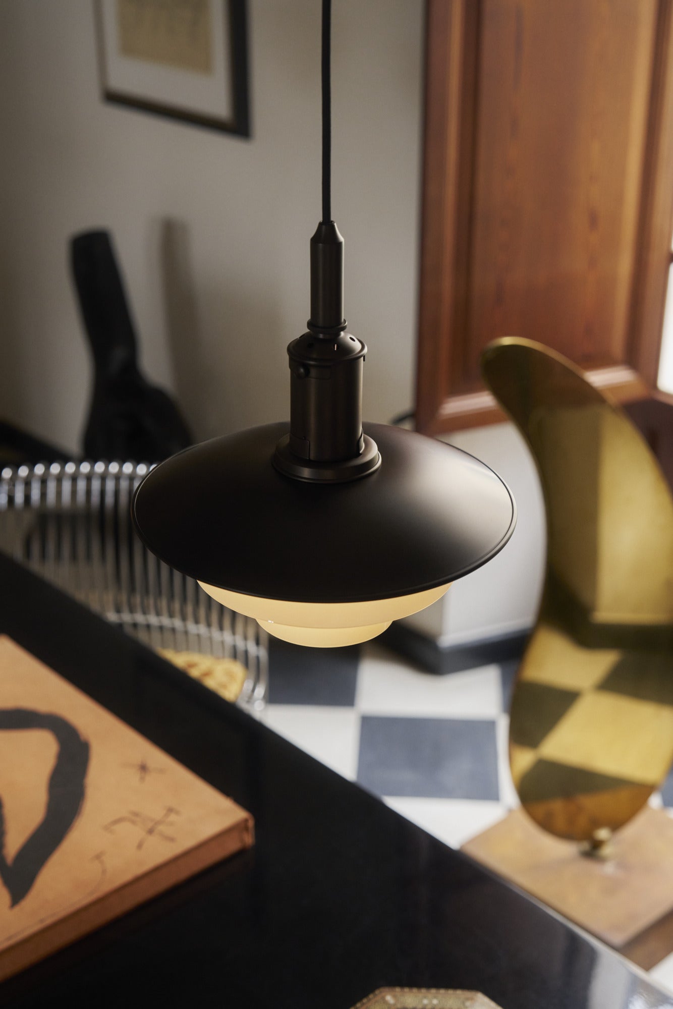 Pendelleuchte PH 3/3 weiß mit schwarzer matter Oberfläche