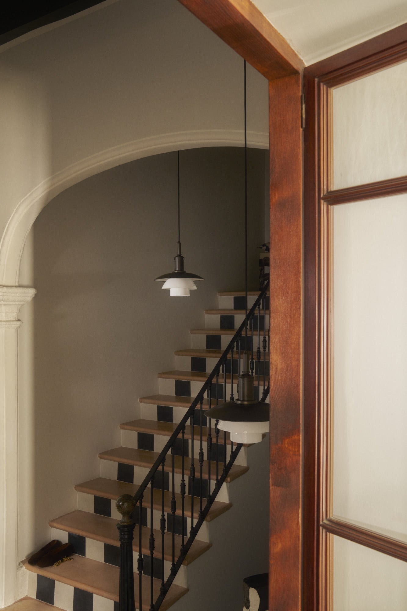 Pendelleuchte PH 3/3 weiß mit schwarzer matter Oberfläche