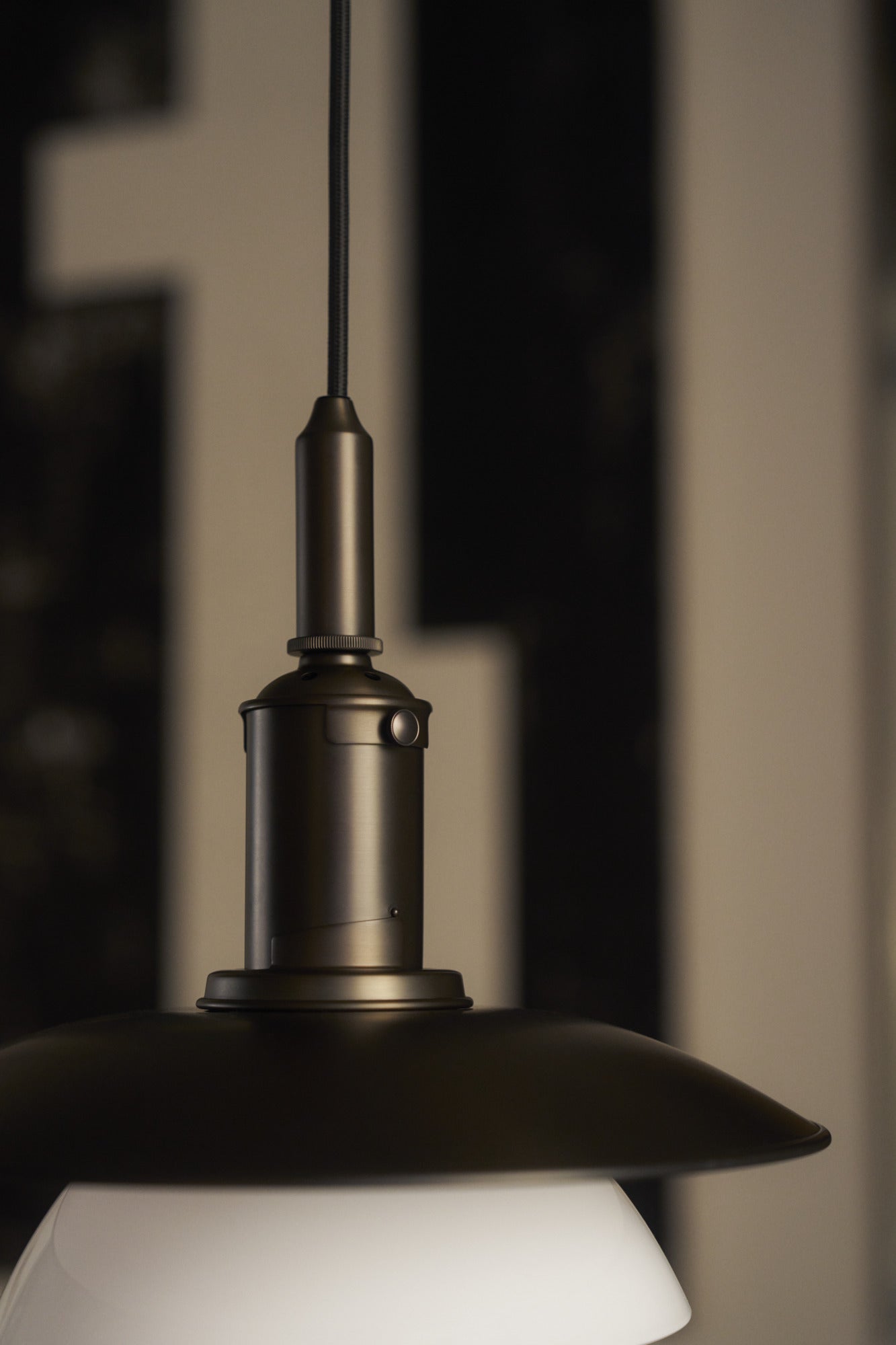 Pendelleuchte PH 3/3 weiß mit schwarzer matter Oberfläche