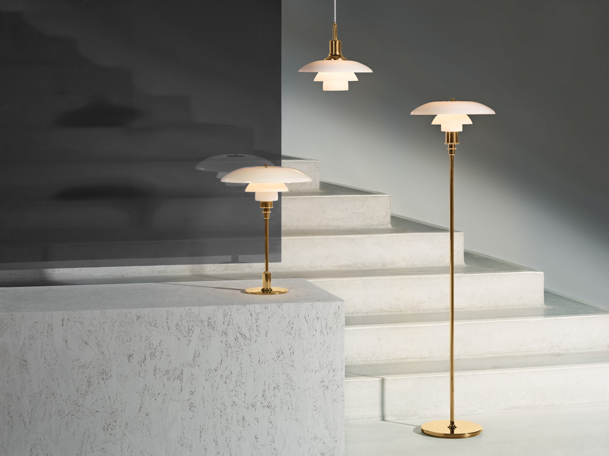 PH 3½-2½ white floor lamp with brass base