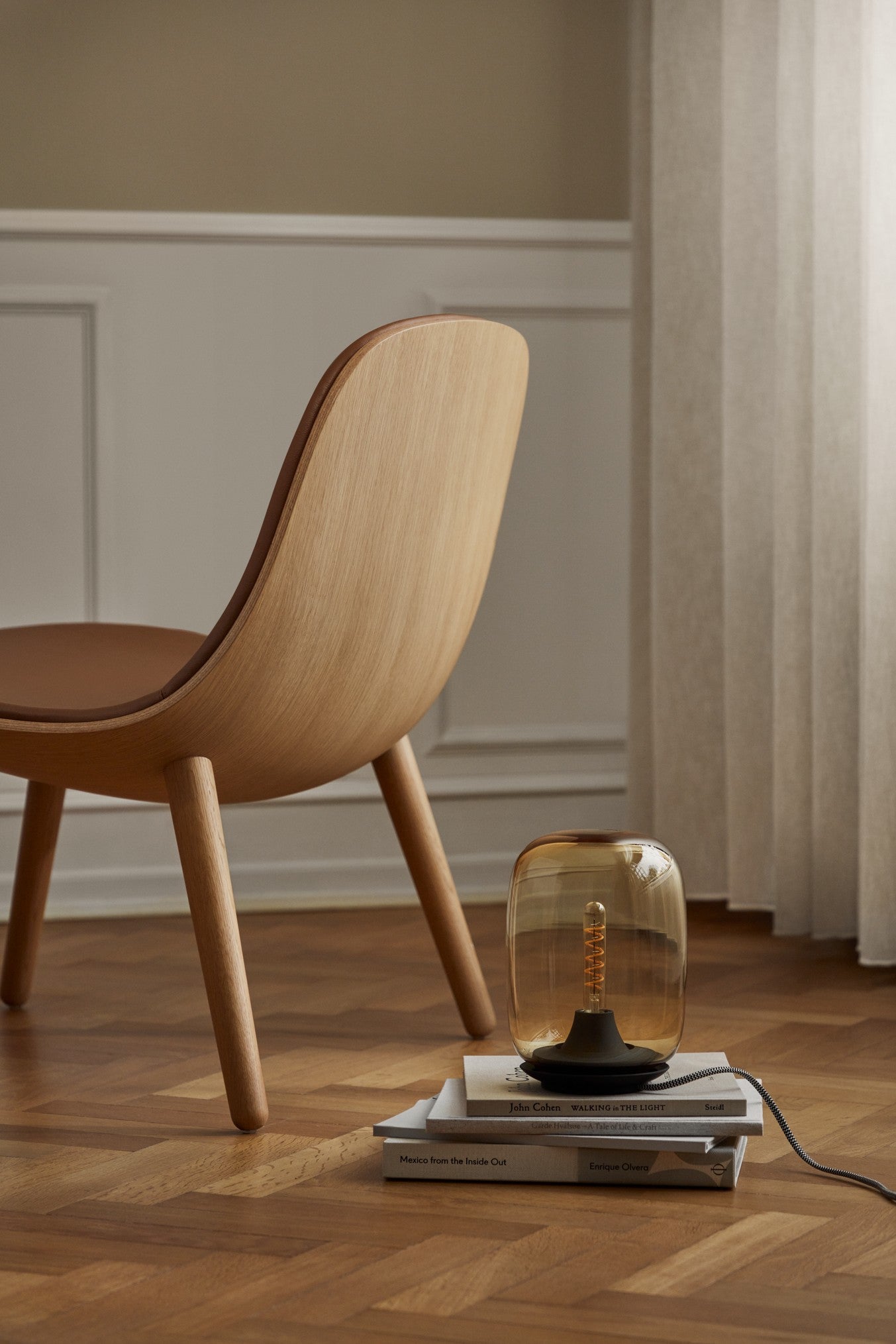 ACORN gold table lamp