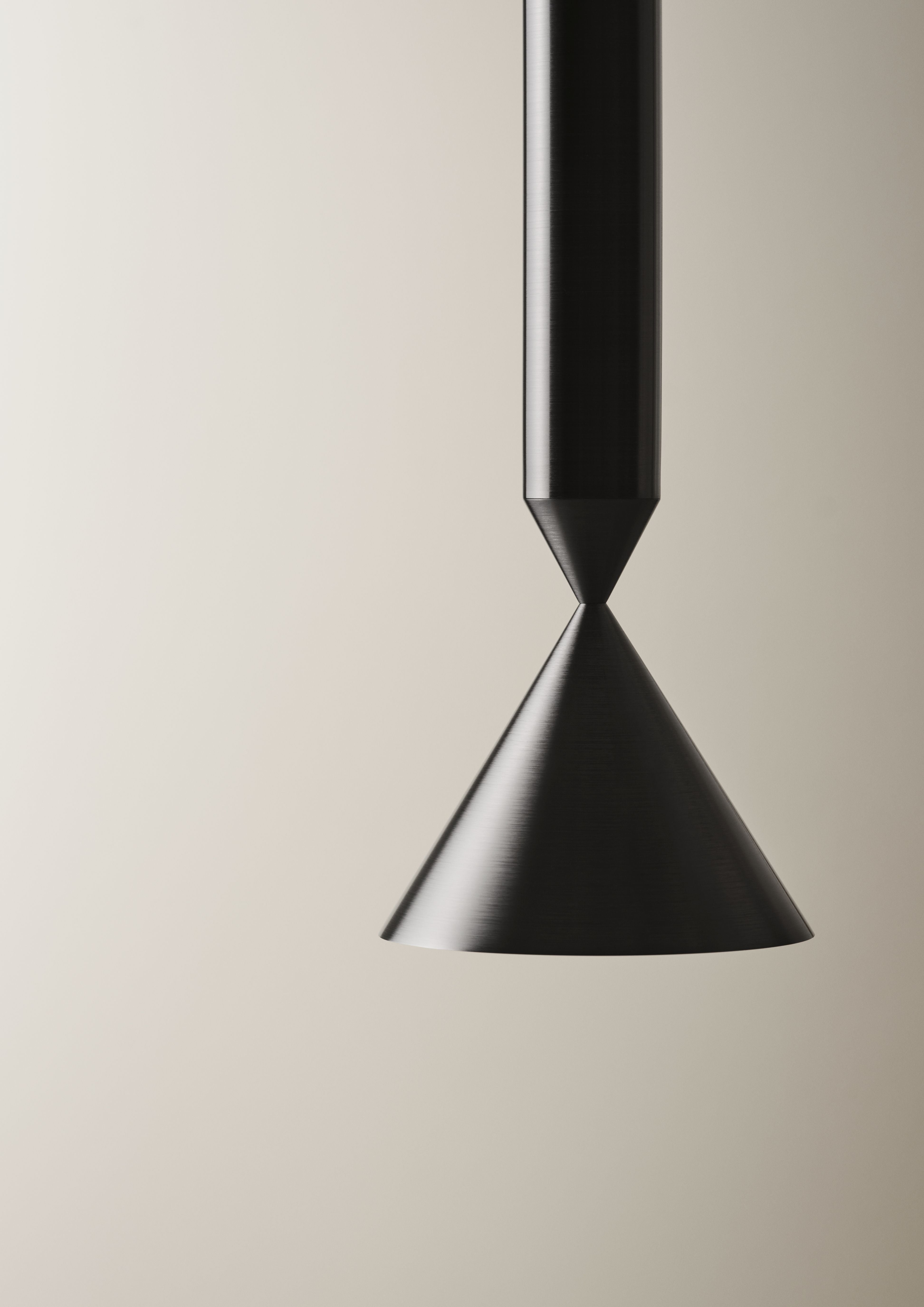 APOLLO GRAND Black Pendant Lamp