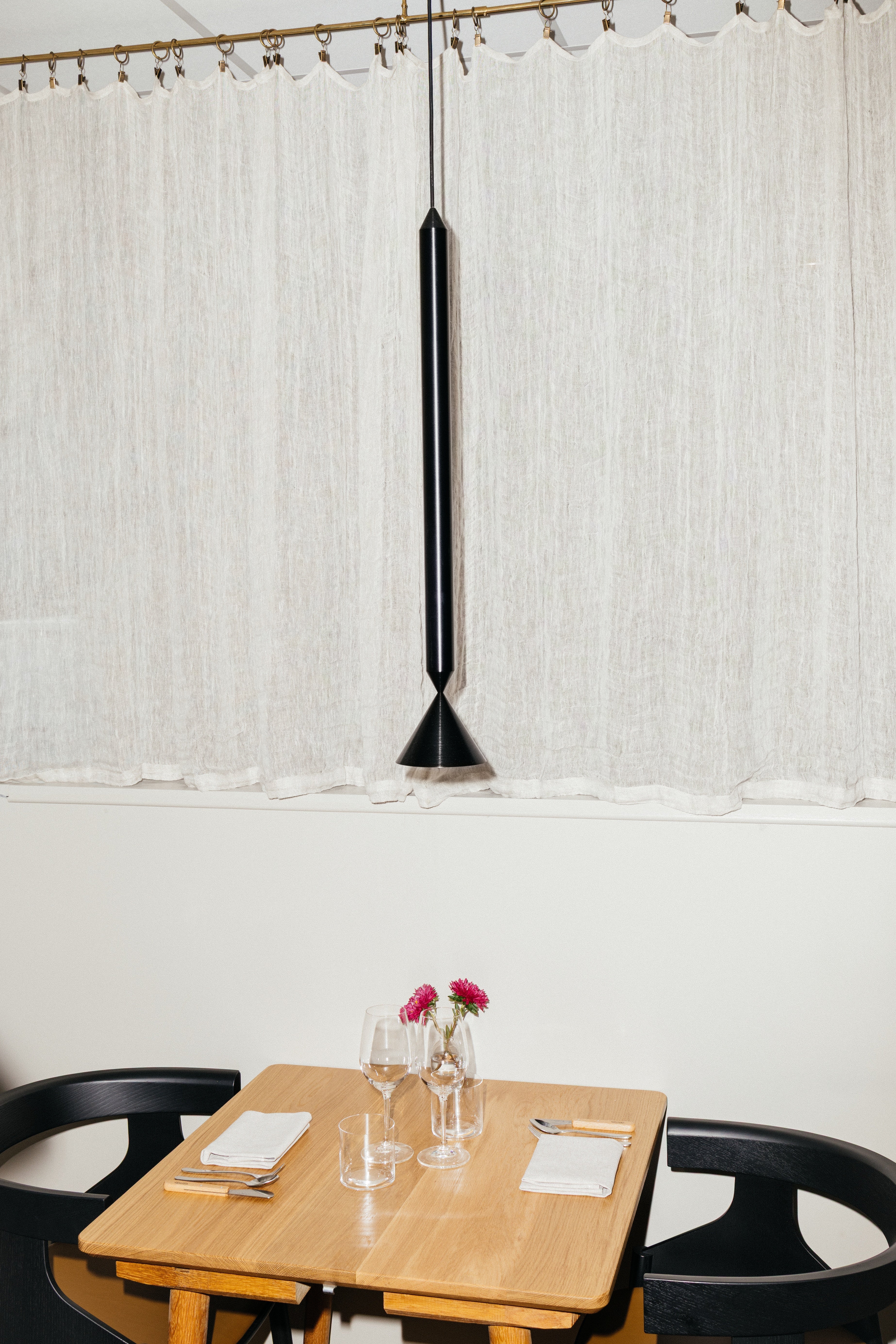 APOLLO GRAND Black Pendant Lamp