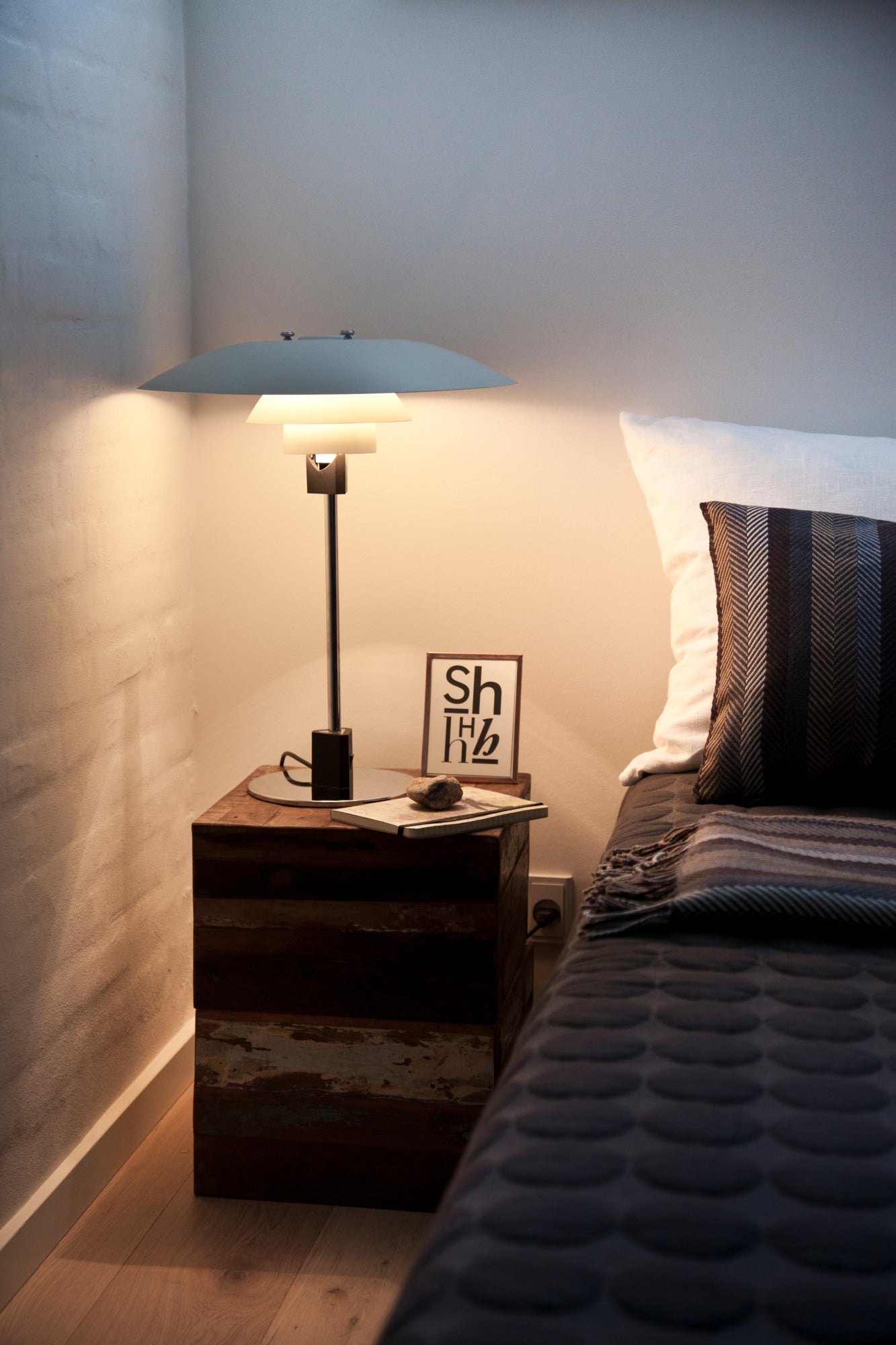 Tischlampe PH 4/3 weiß mit verchromtem Fuß