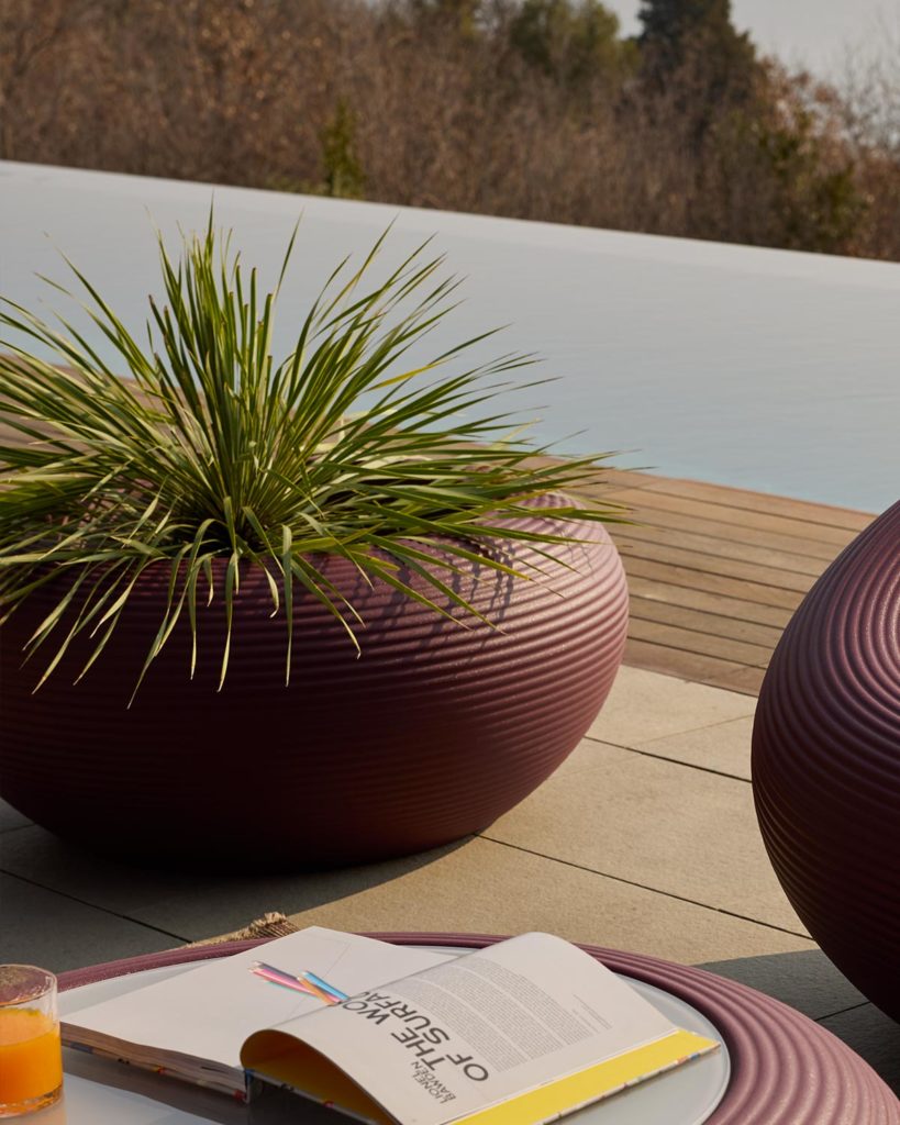 NAMI outdoor planter light green